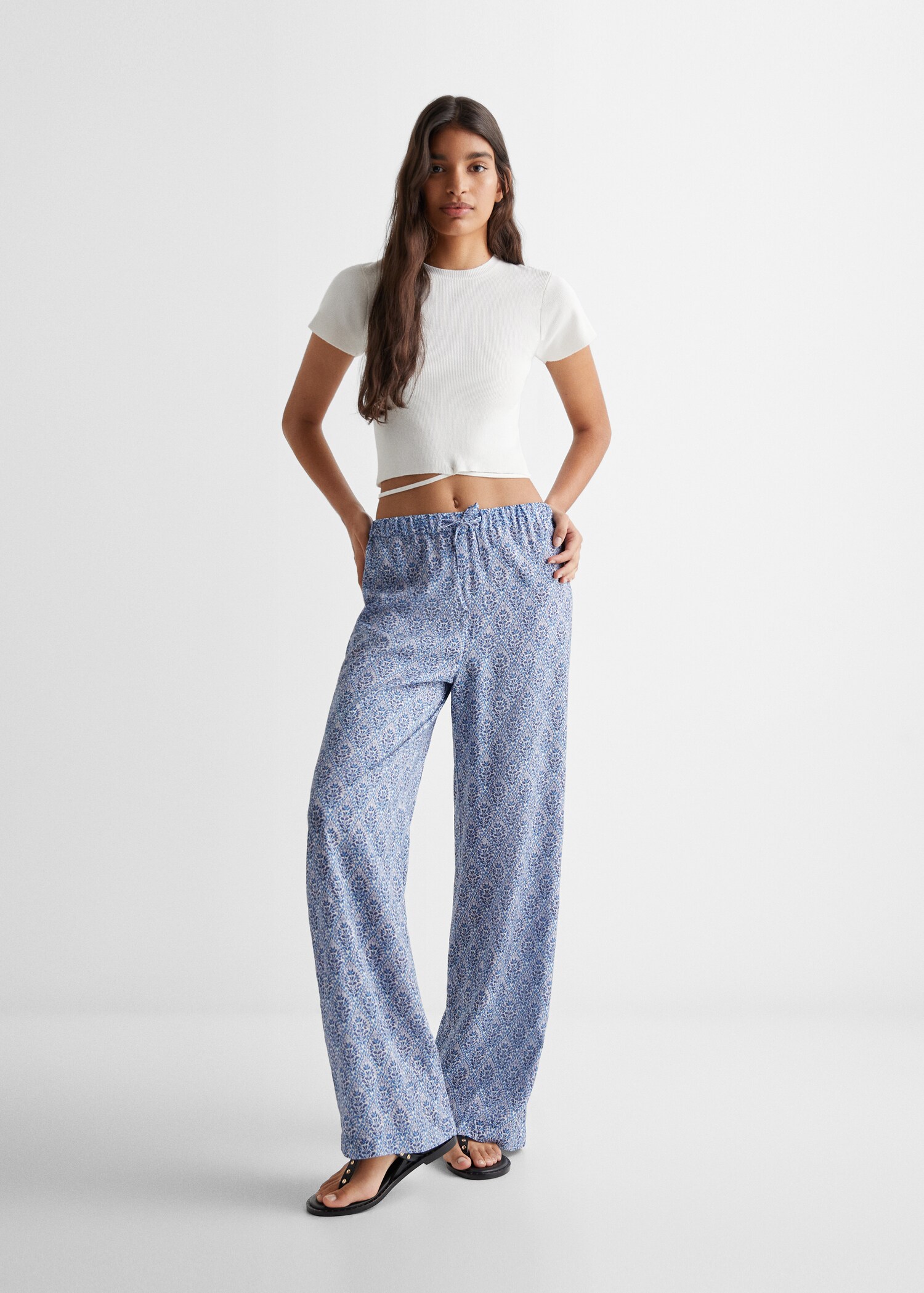 Printed trousers with bow - Details of the article 2