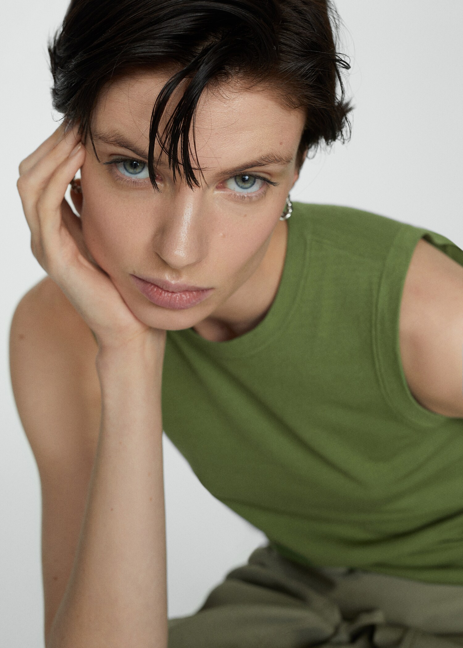 Knitted top with wide straps - Details of the article 1