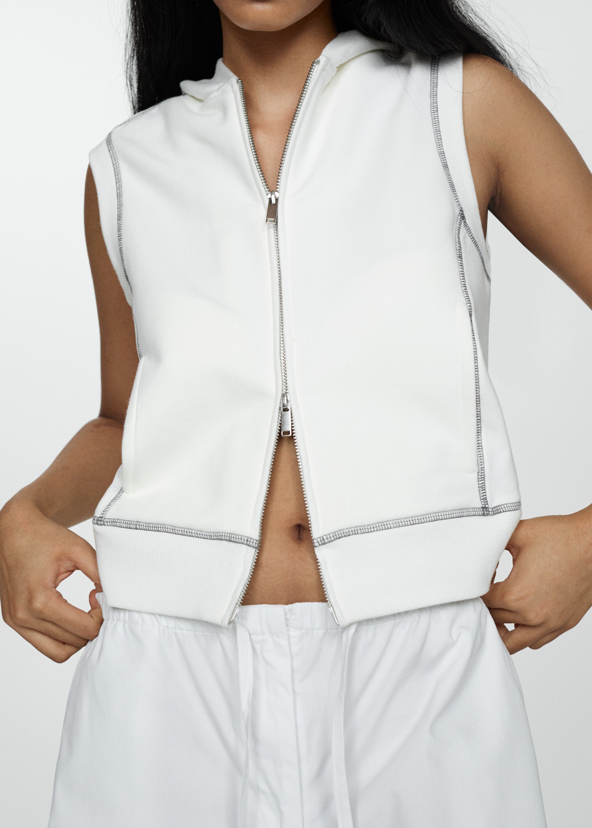 Top with double-zip seams - Details of the article 6