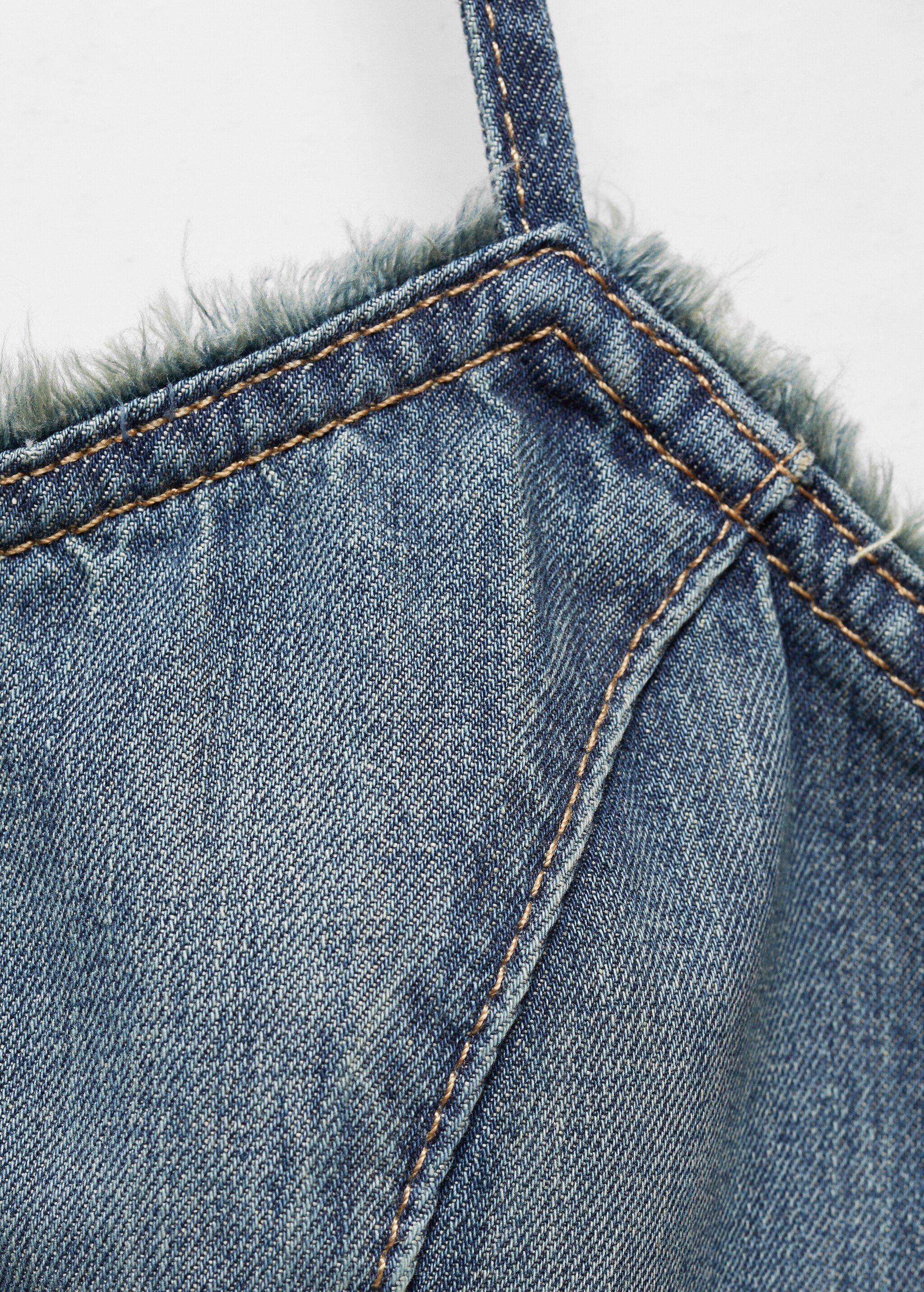 Denim top with frayed ends - Details of the article 8