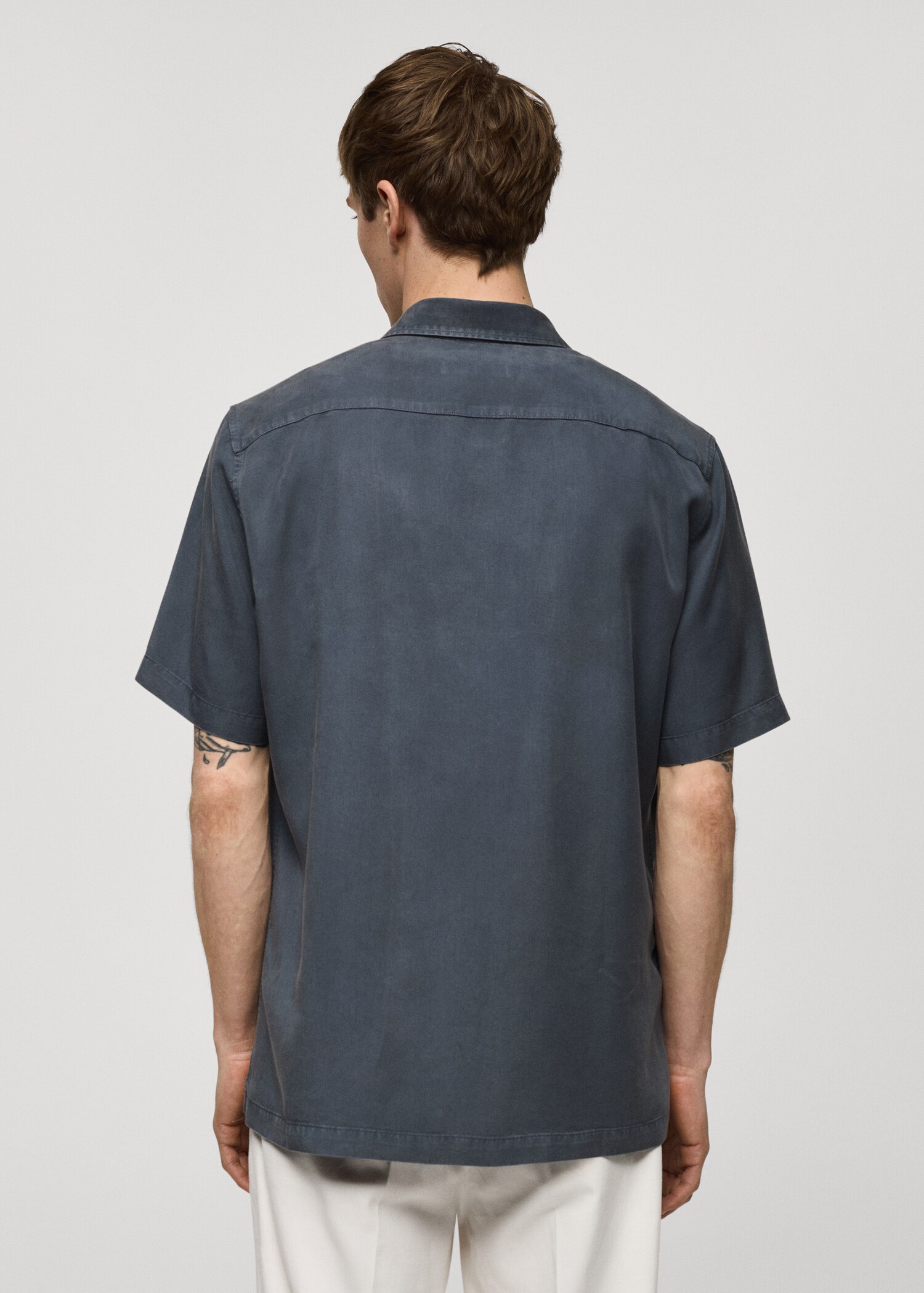 Camisa regular fit de 100% tencel - Verso do artigo