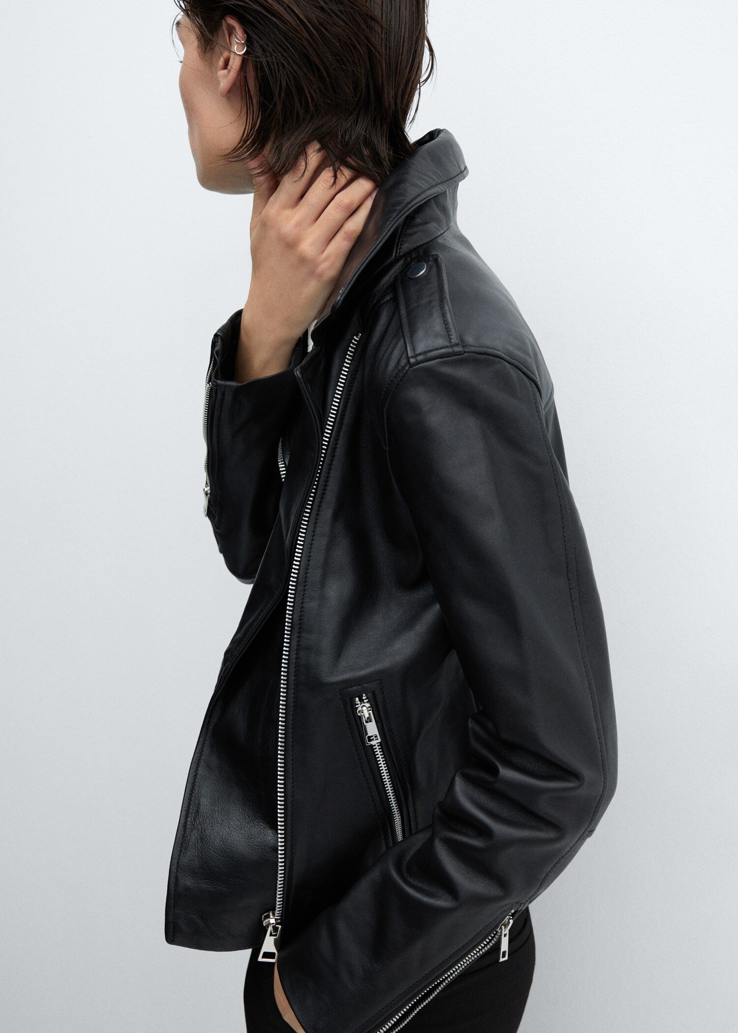 Leather biker jacket - Details of the article 2