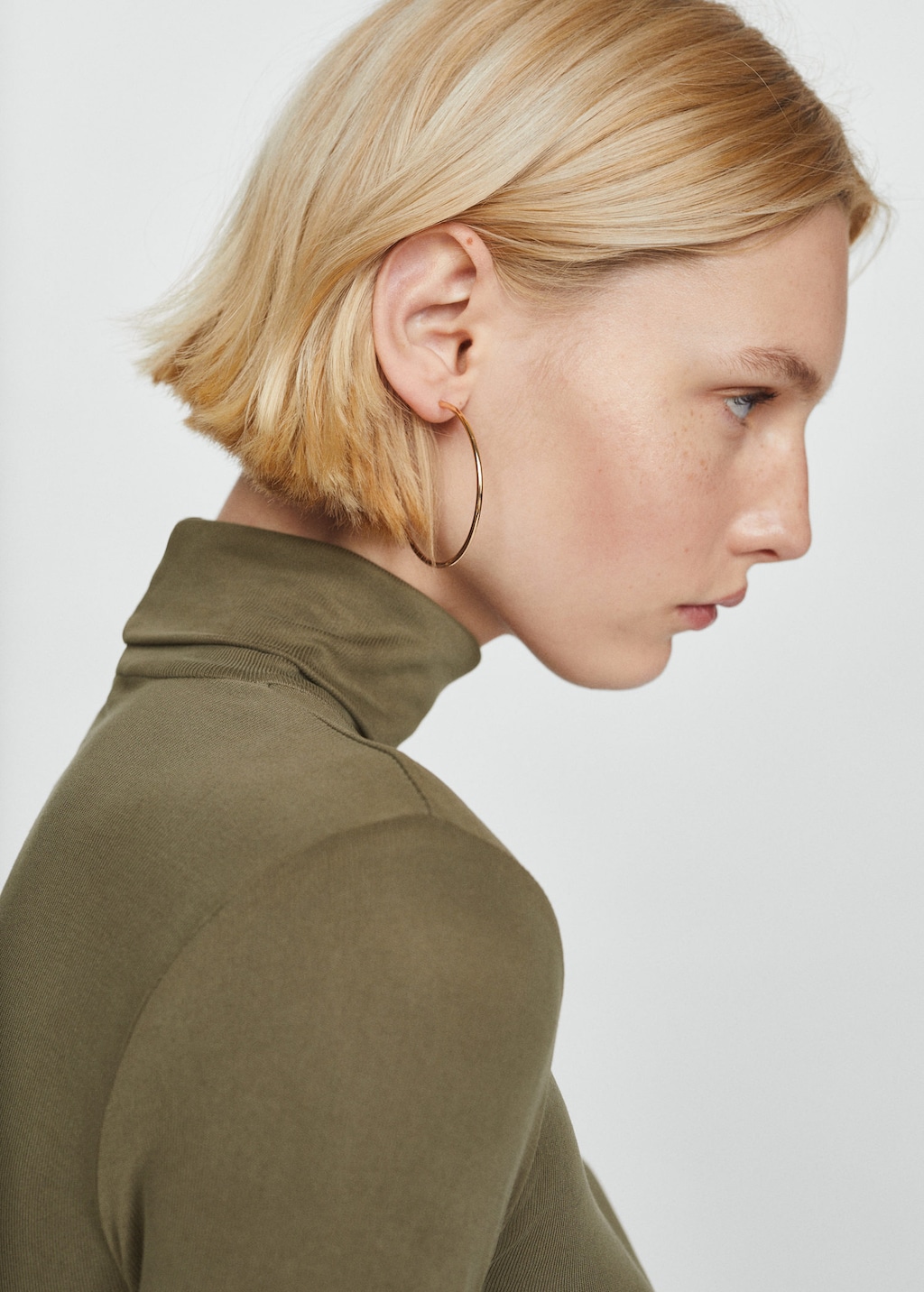 Green long top sleeve turtleneck