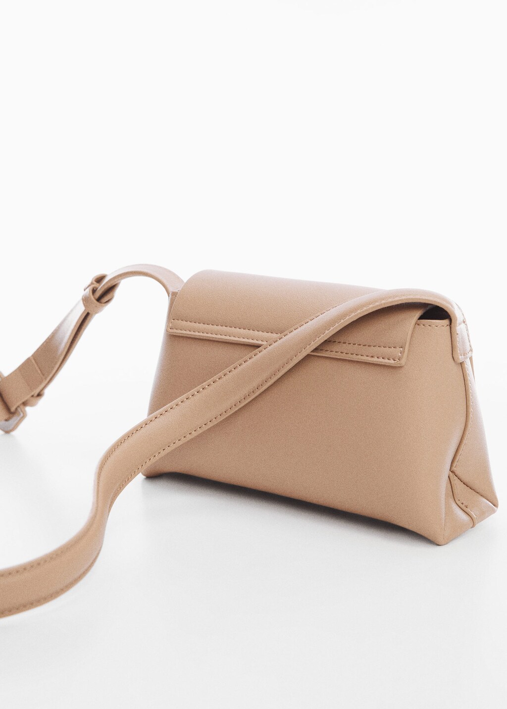 Crossbody bag with flap MANGO