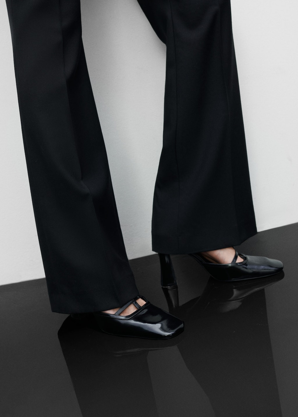 Heel leather shoes