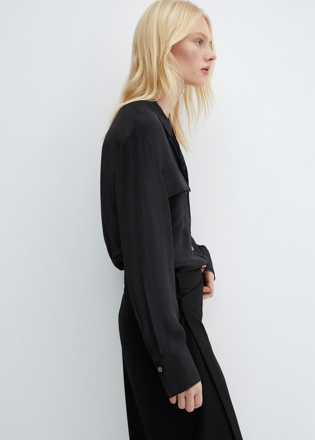 Pockets flowy shirt MANGO