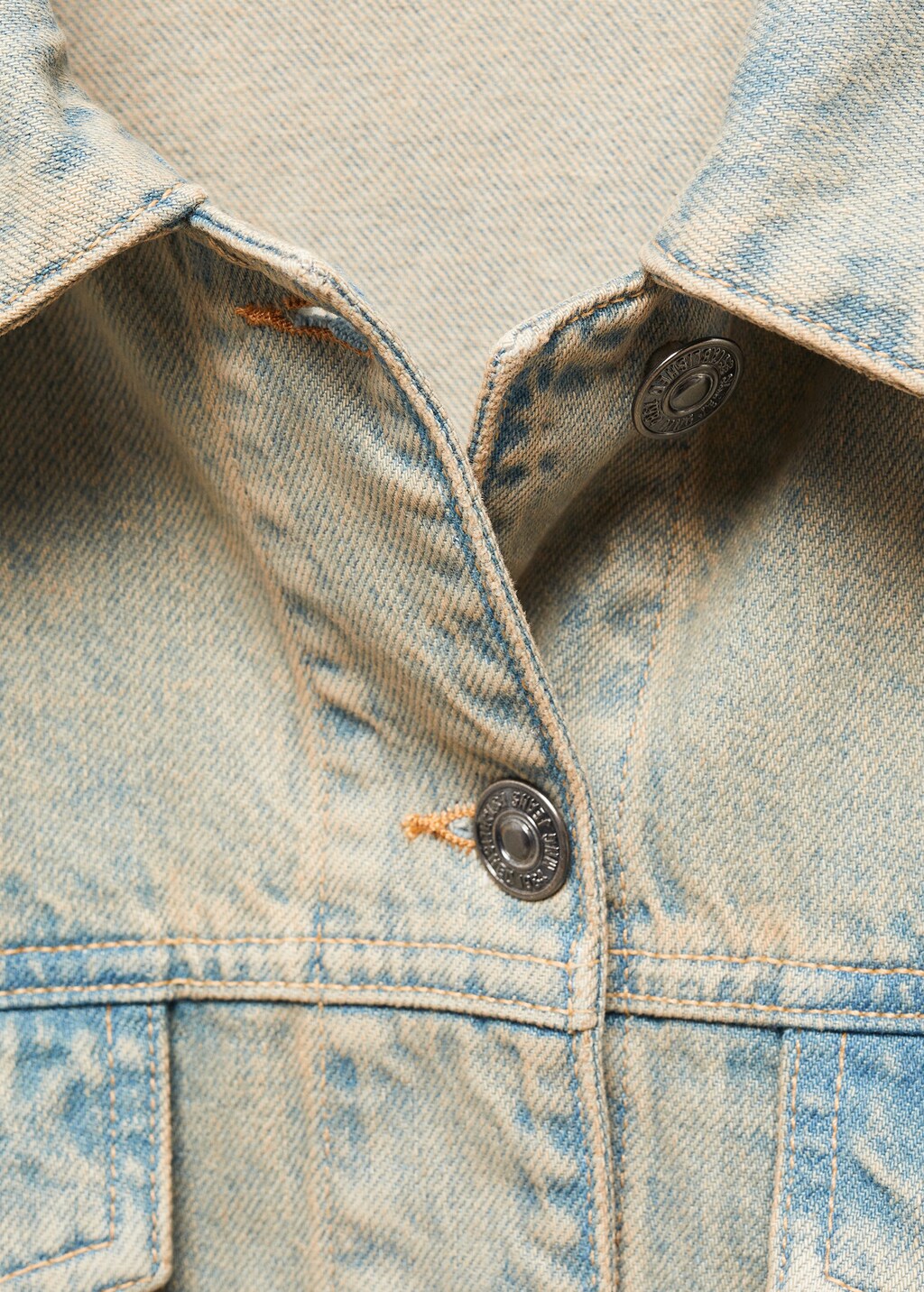 Oversize denim jacket MANGO