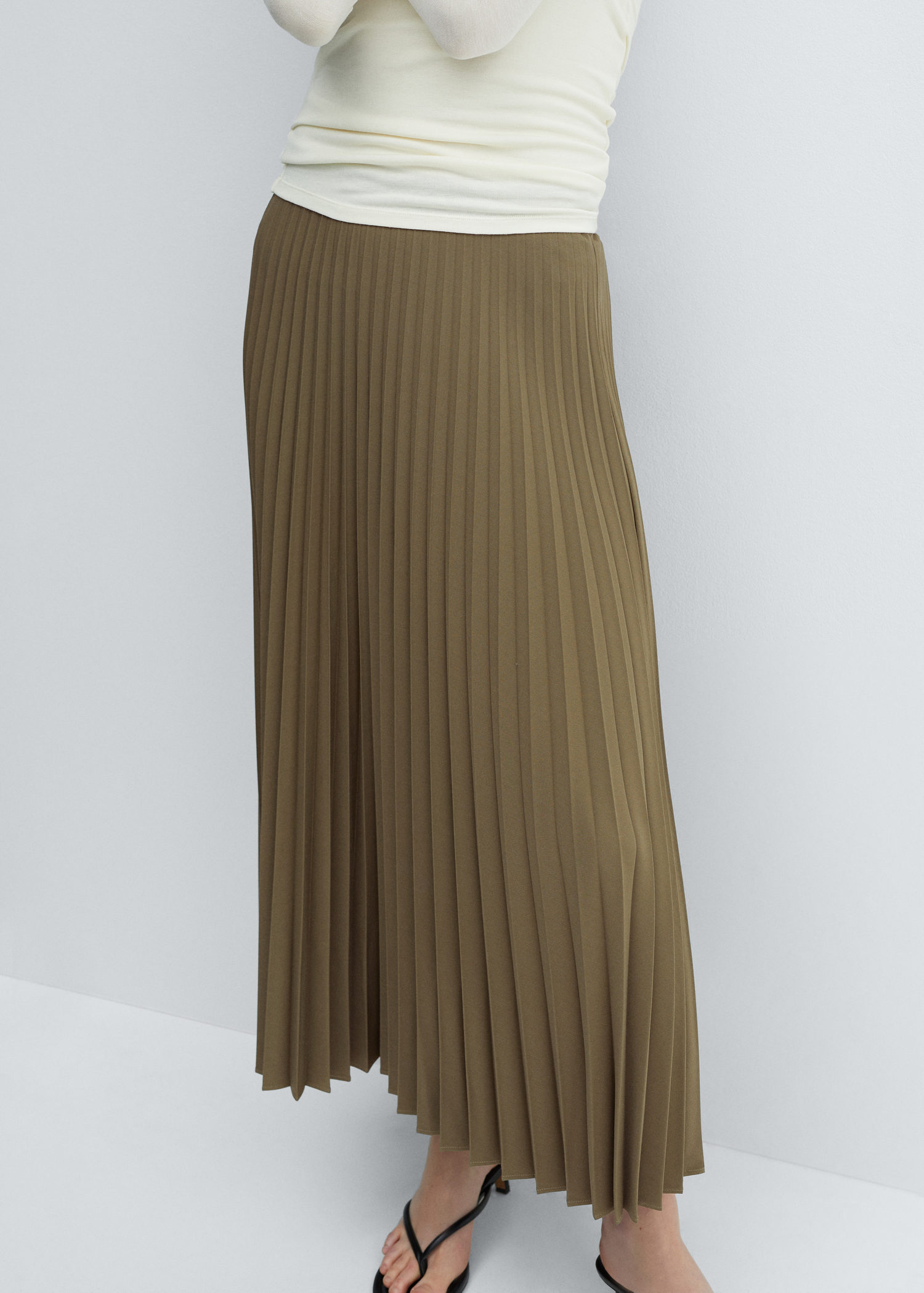 Pleated long skirt | MANGO