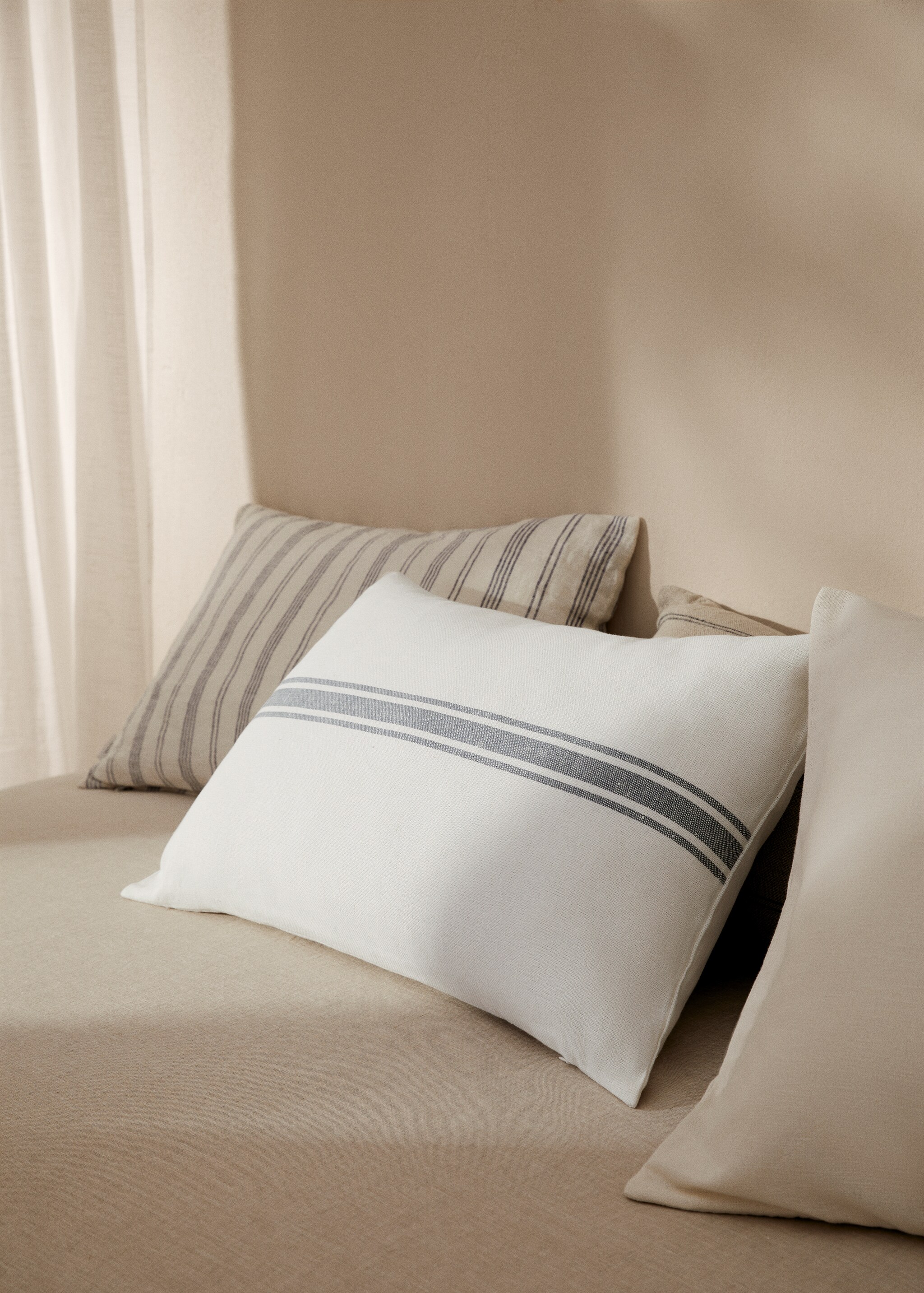 Stripe-print cotton linen cushion cover 40x60cm - General plane