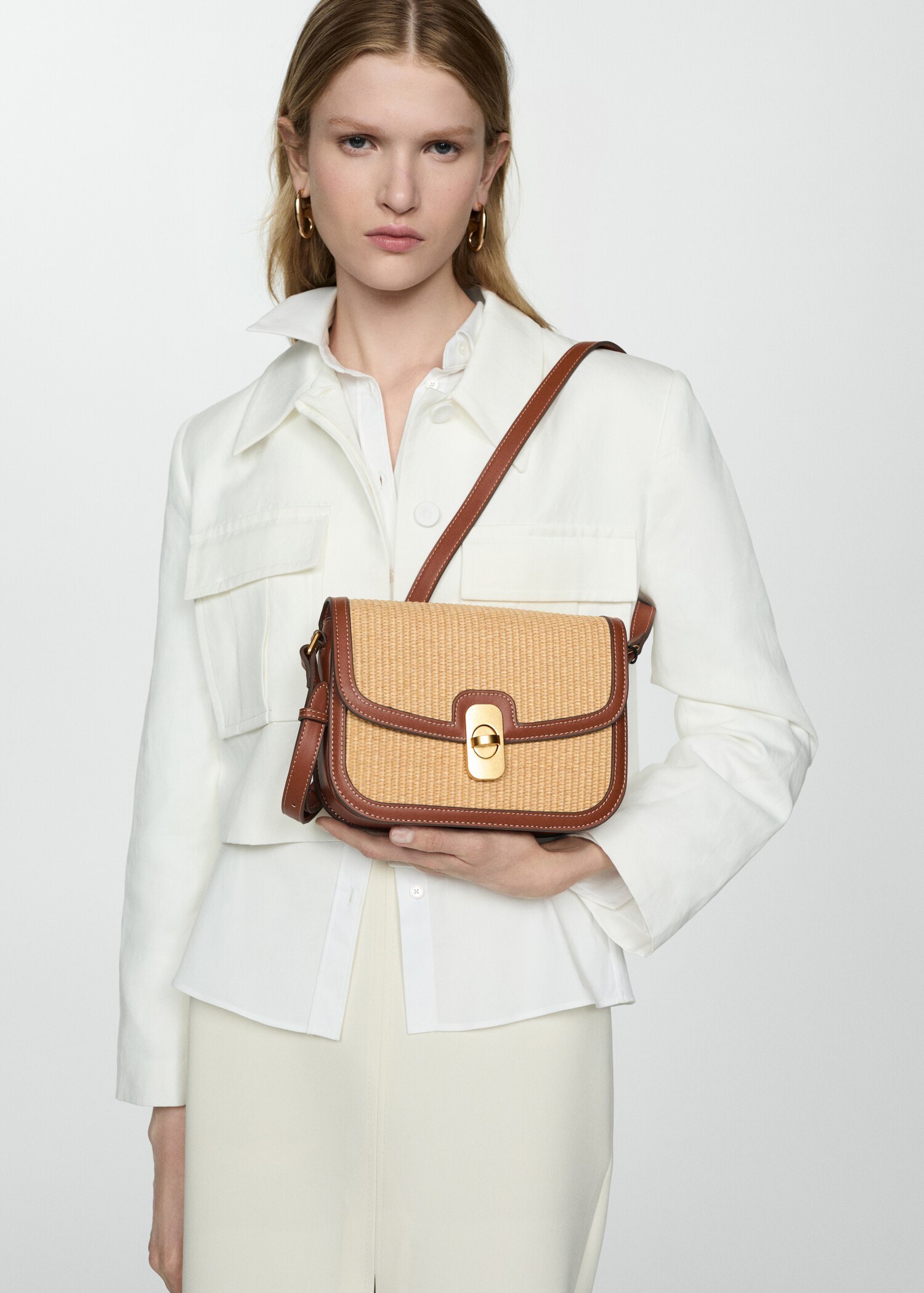 Raffia-effect shoulder bag - General plane