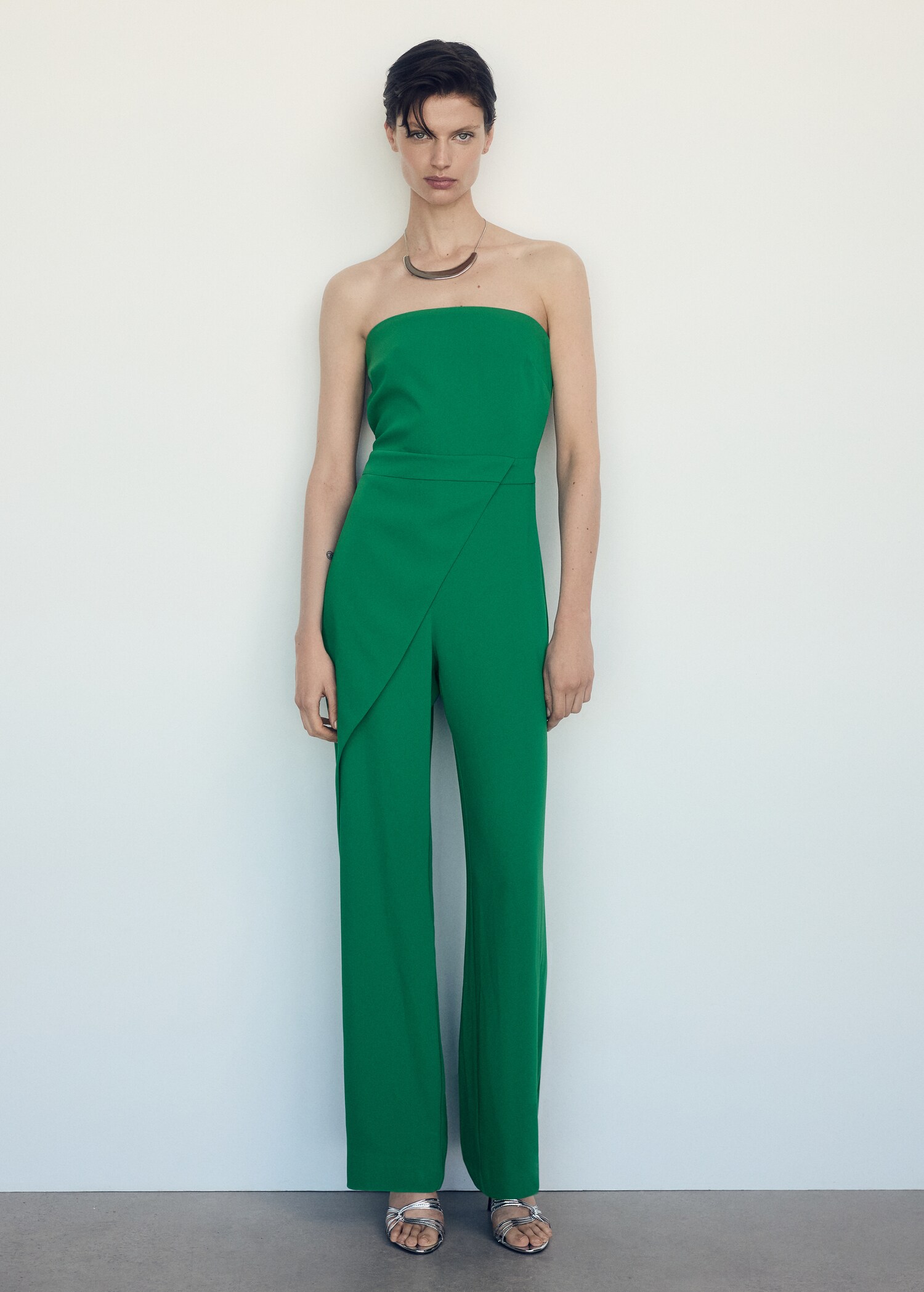 Langer schulterfreier Jumpsuit - Allgemeine Ansicht