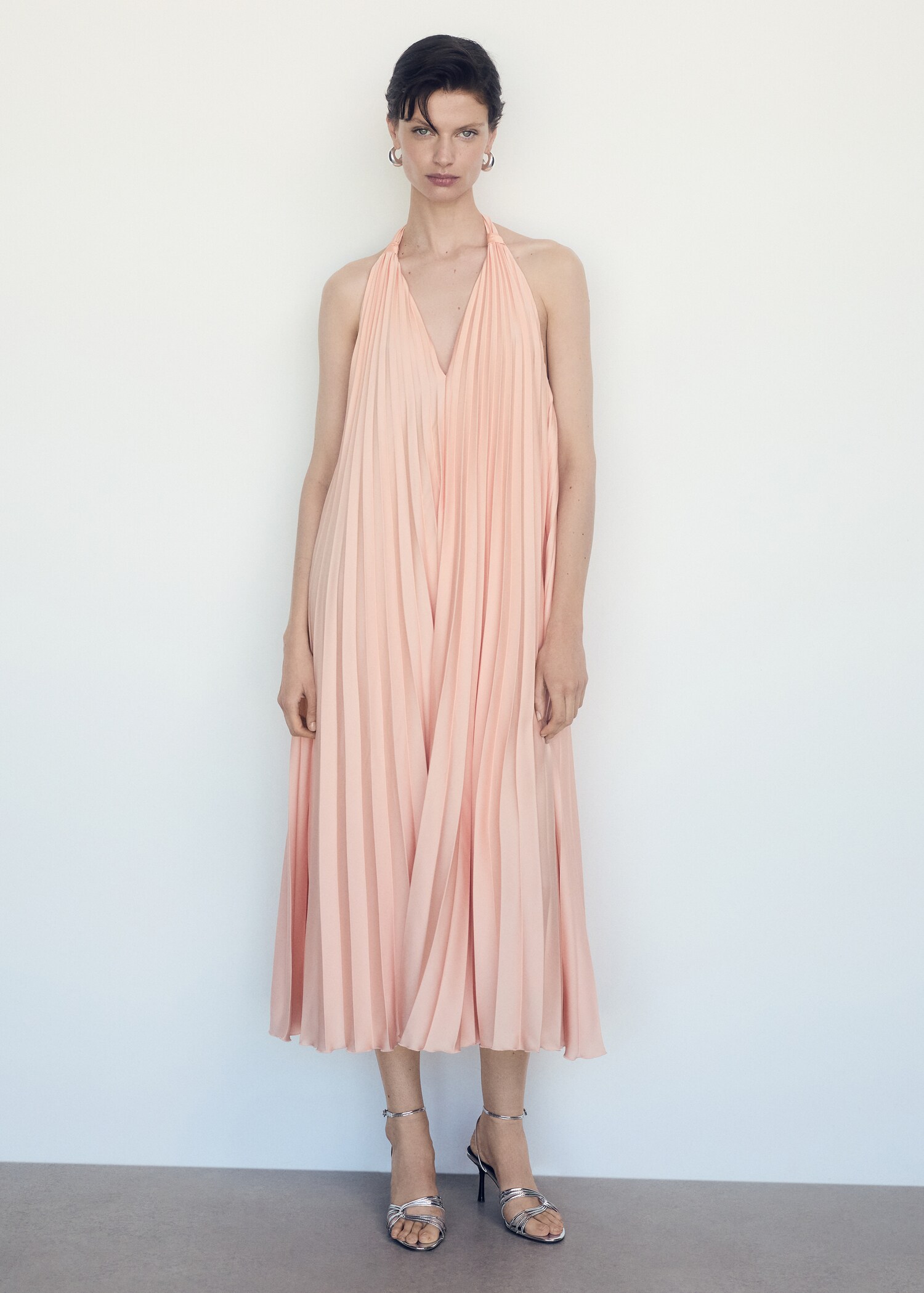 Pleated long dress - General plane