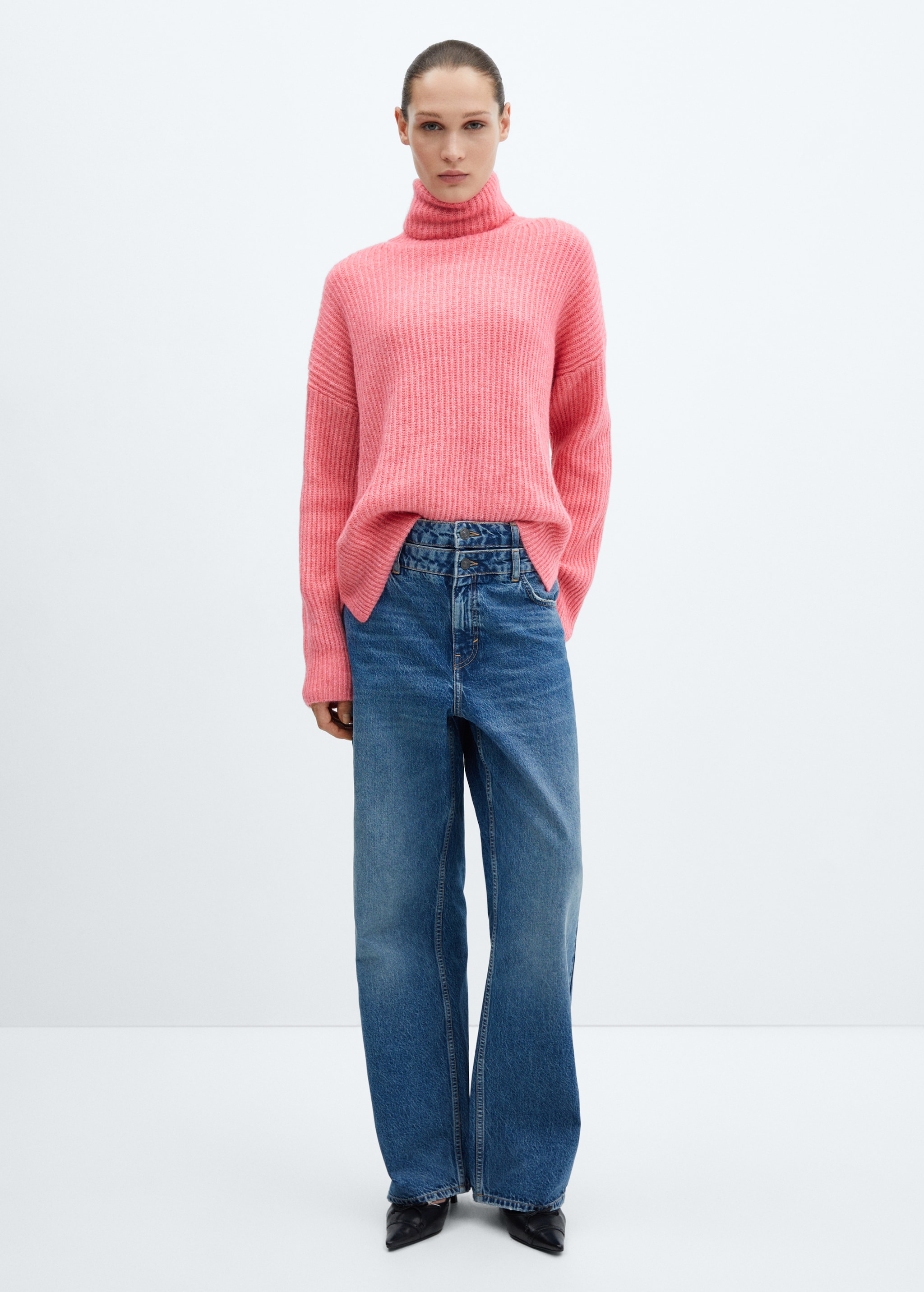 Rolled neck cable sweater - General plane