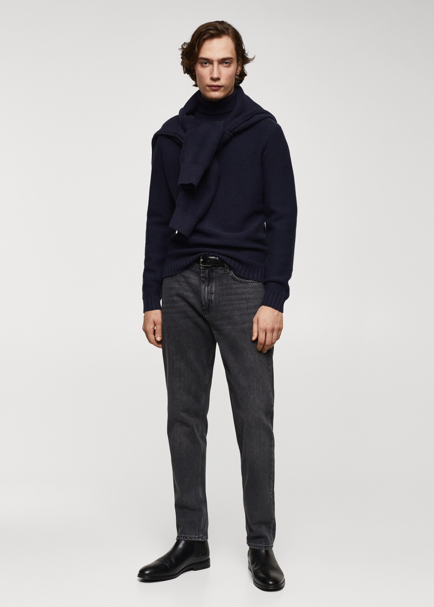 Turtleneck knit sweater - General plane