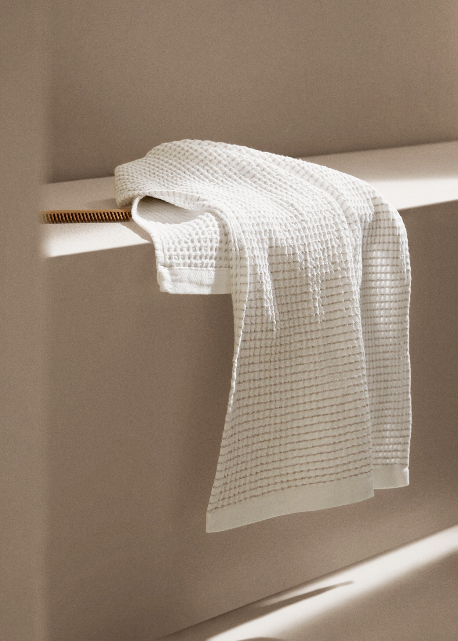 Tovallola lavabo textura ratlles 50x90cm - Pla general