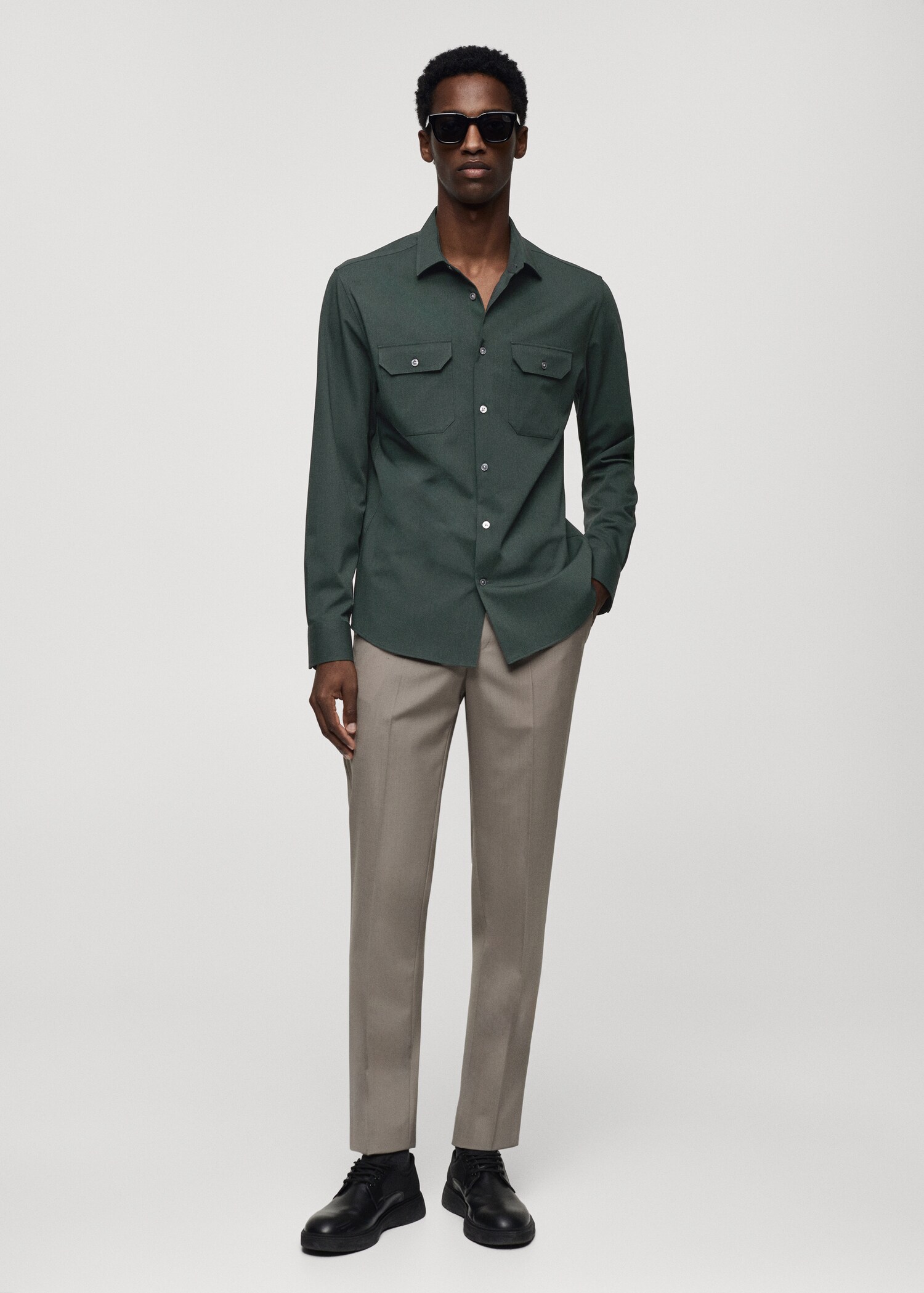 Overshirt with stretch fabric pockets - General plane