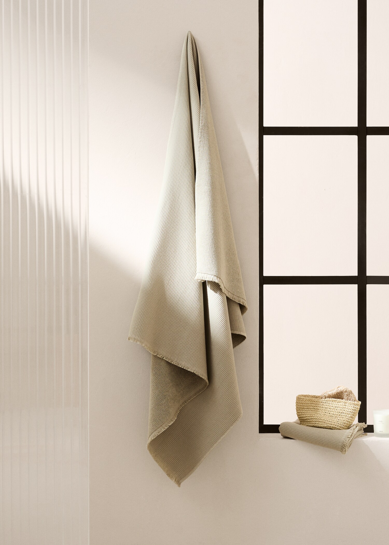 Cotton waffle bath towel with fringes 90x150cm - General plane