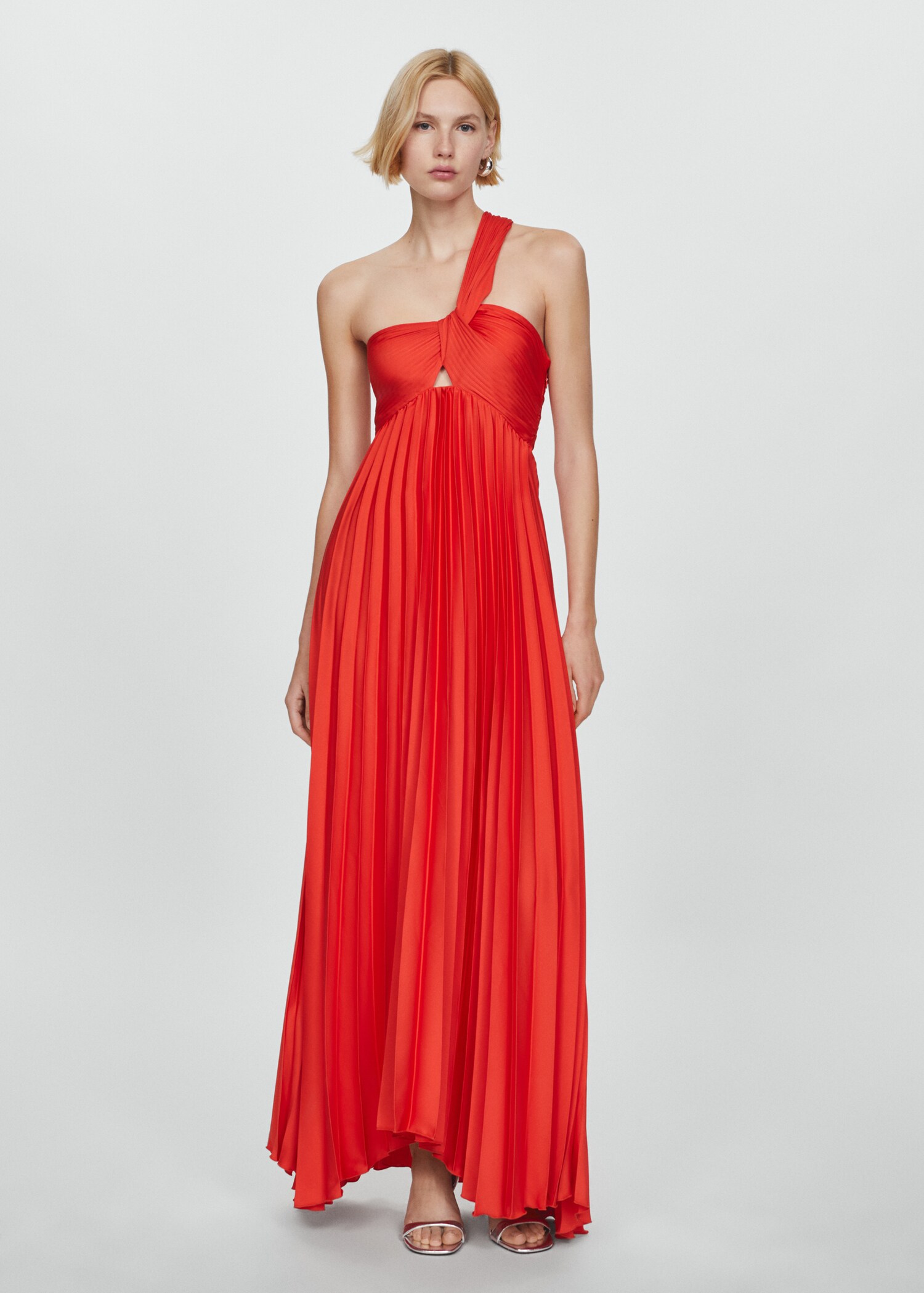 Asymmetrical pleated dress - General plane