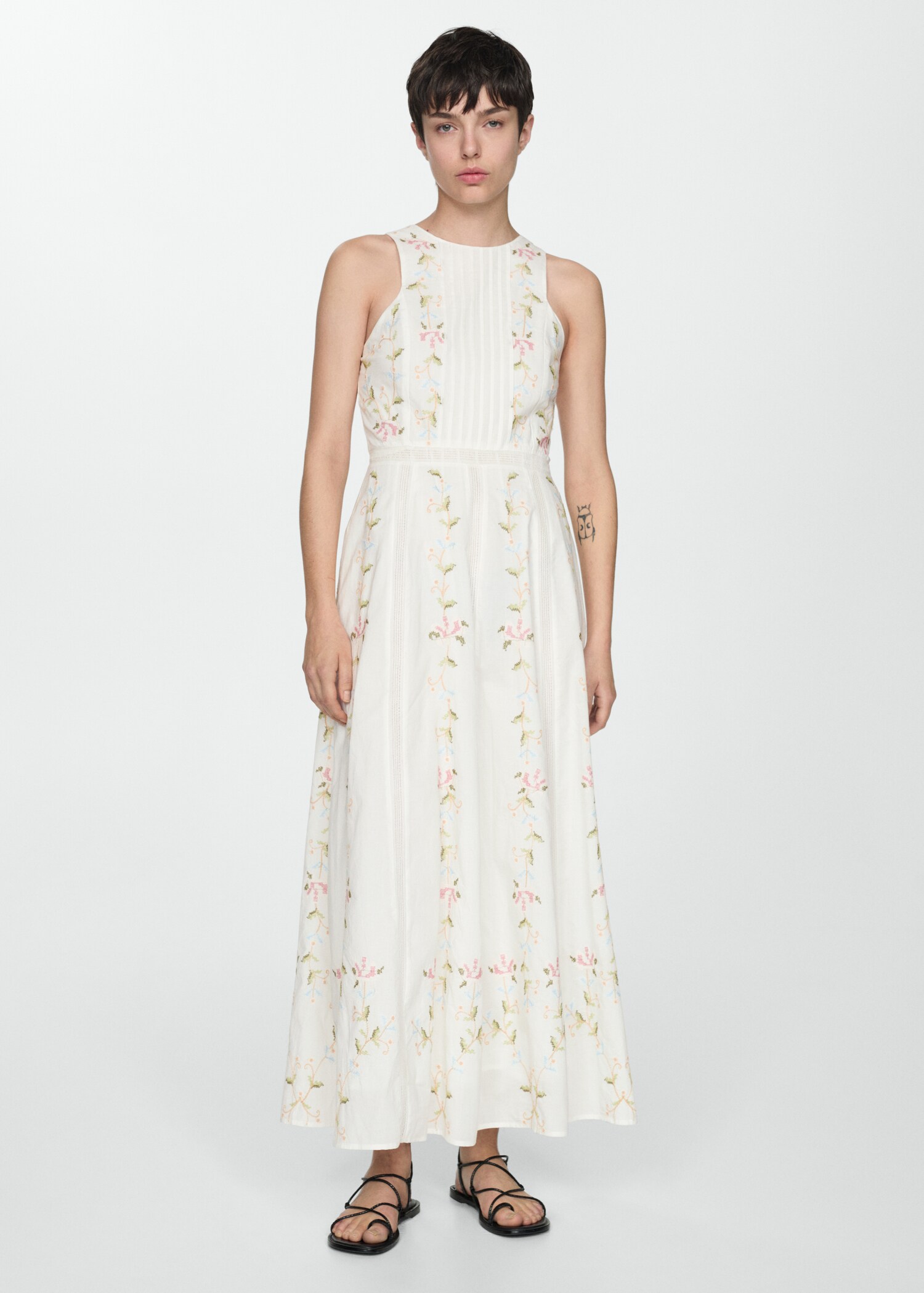 Embroidered cotton dress - General plane