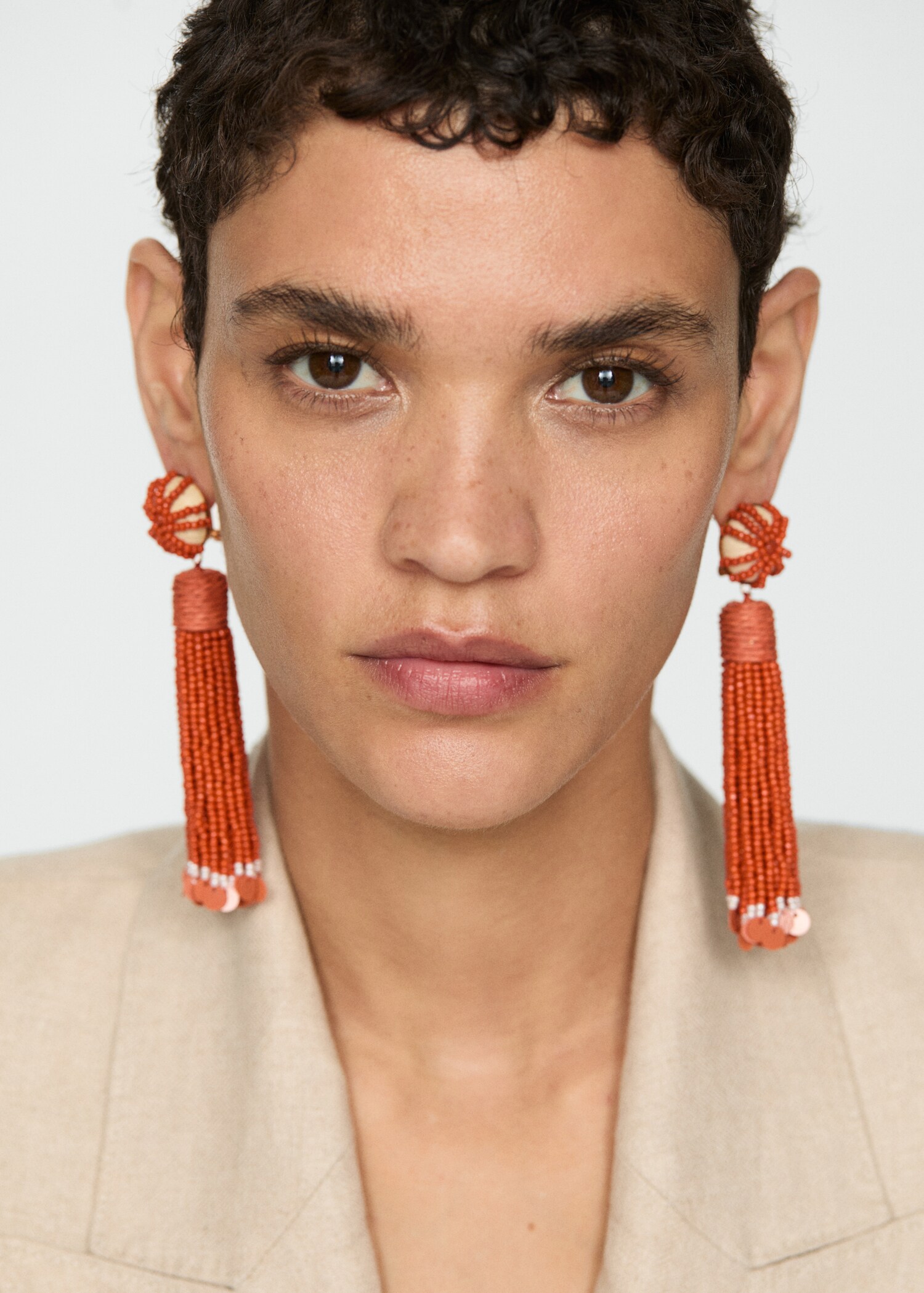 Beaded pendant earrings - General plane