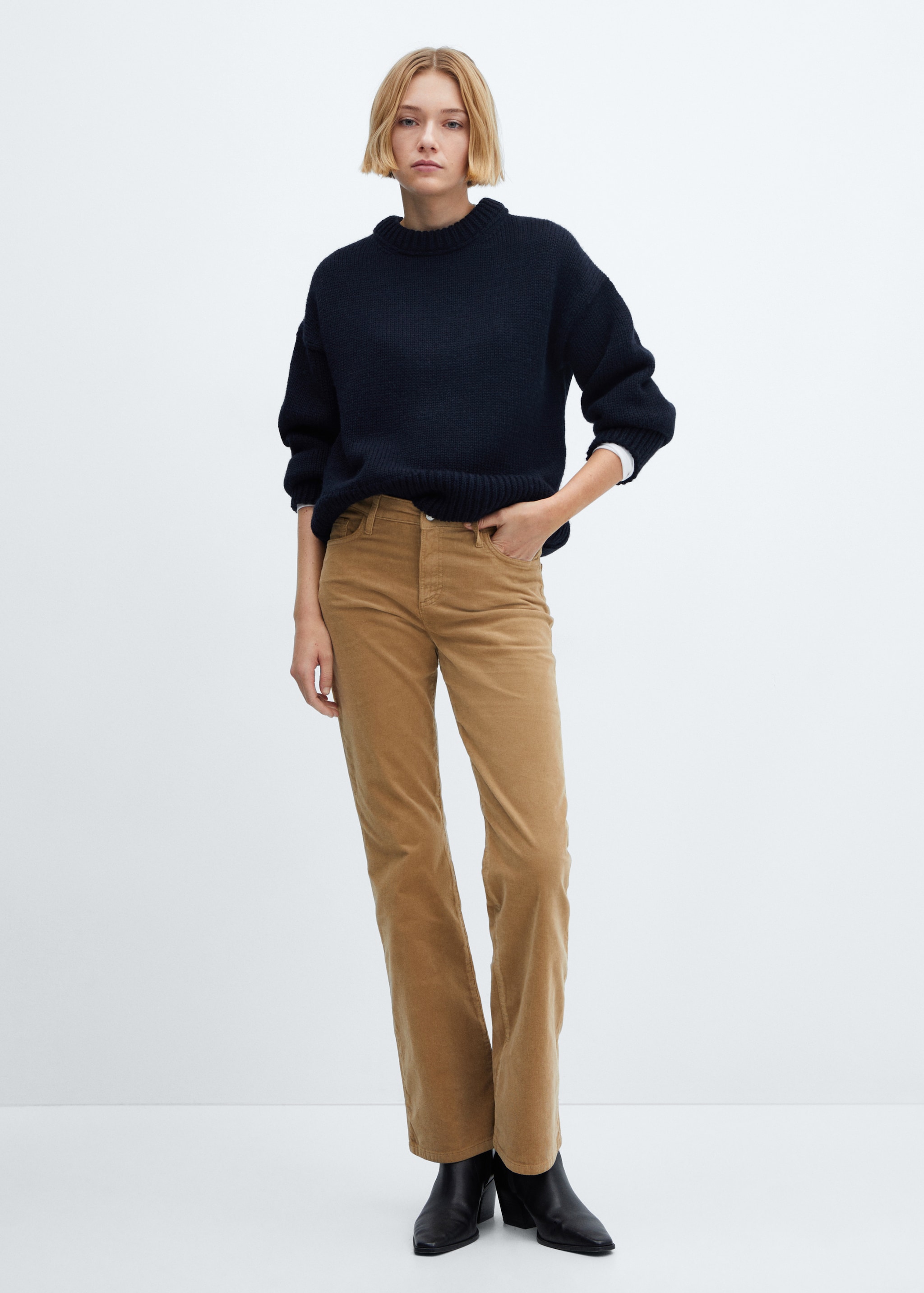 Mid-rise corduroy flared trousers - General plane