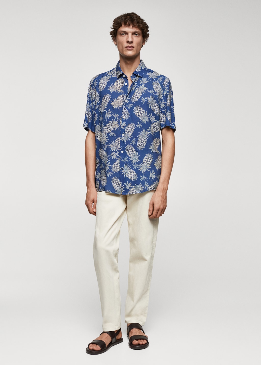 Camisa piñas hombre sale