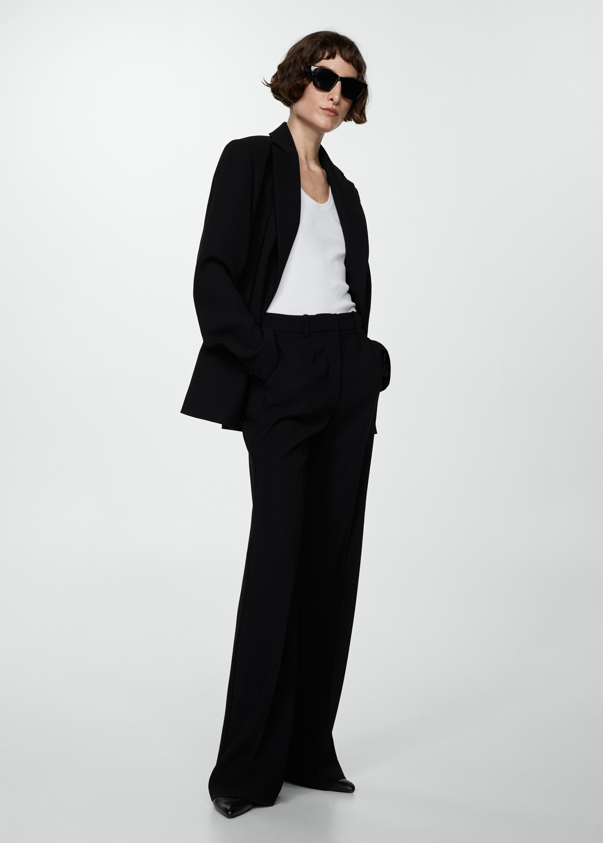 Flared trouser suit - General plane