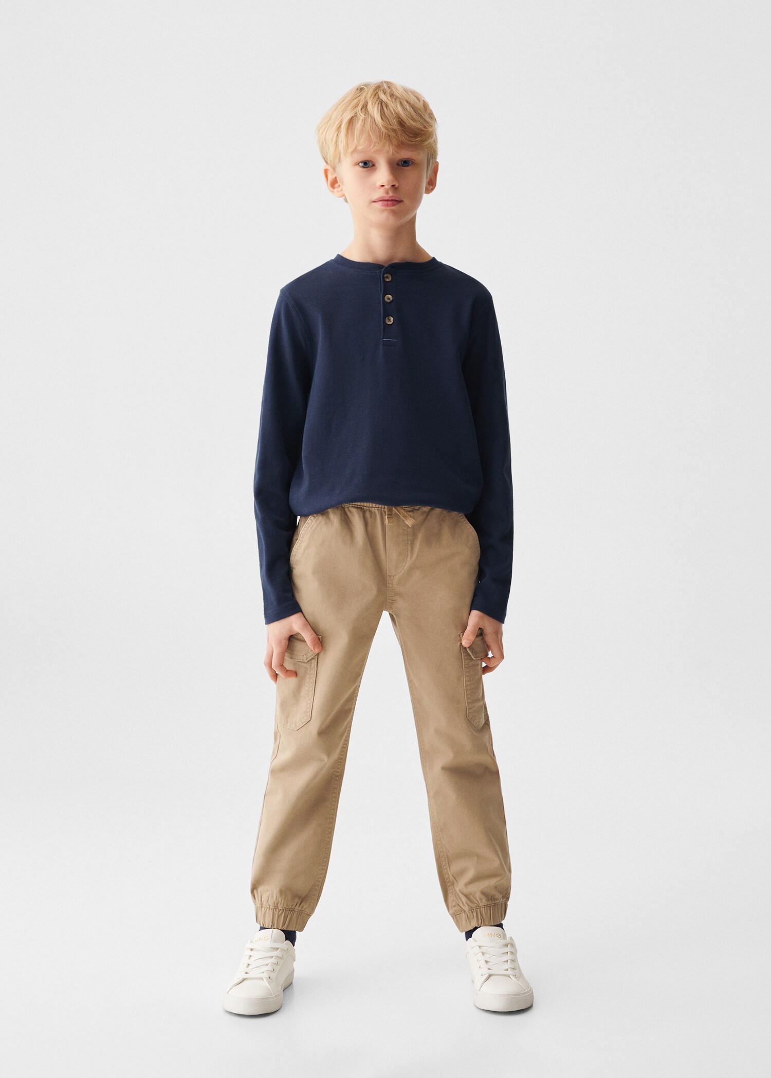 Buttoned long sleeve t-shirt - Обща равнина