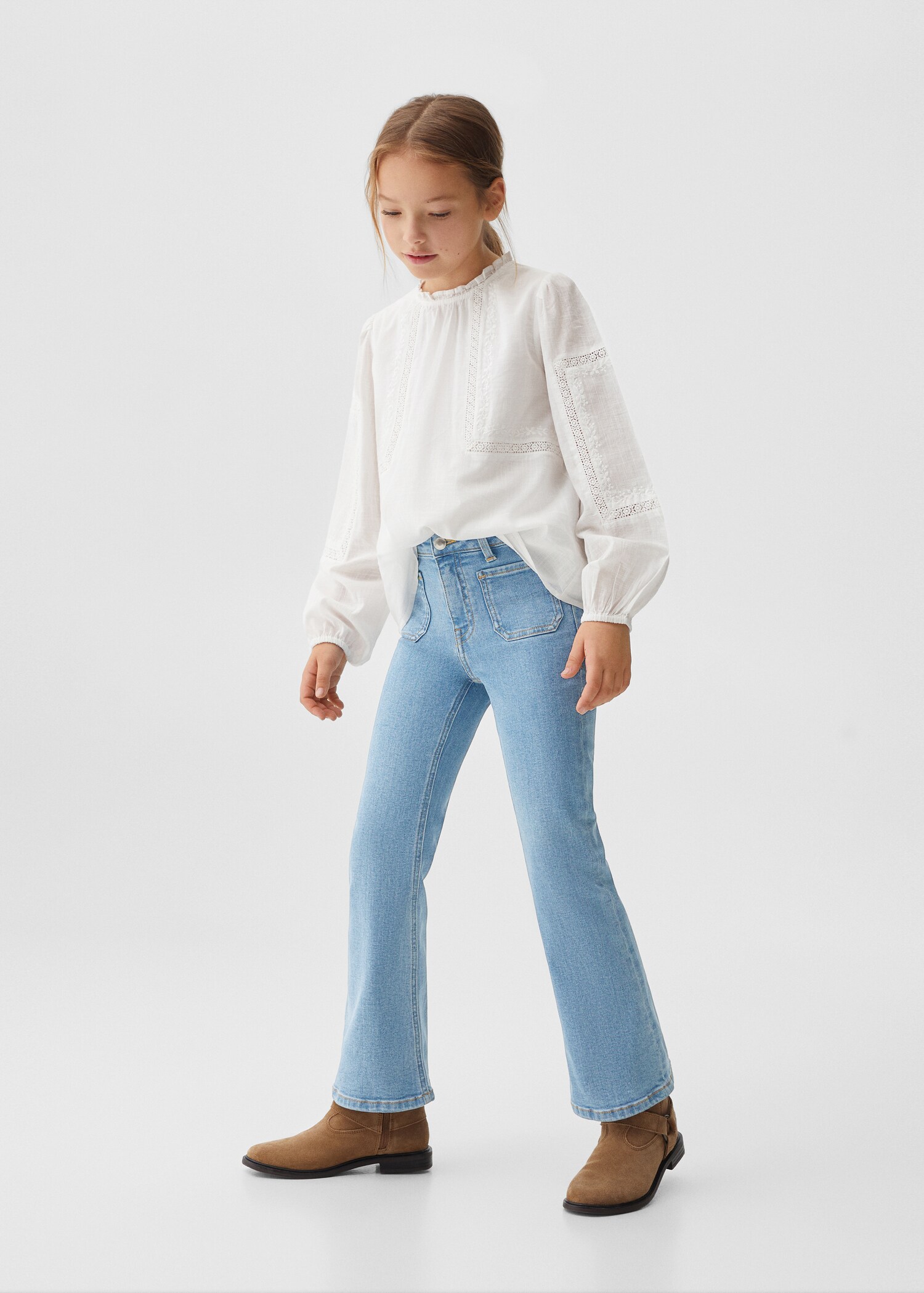 Flared jeans with pocket - General plane