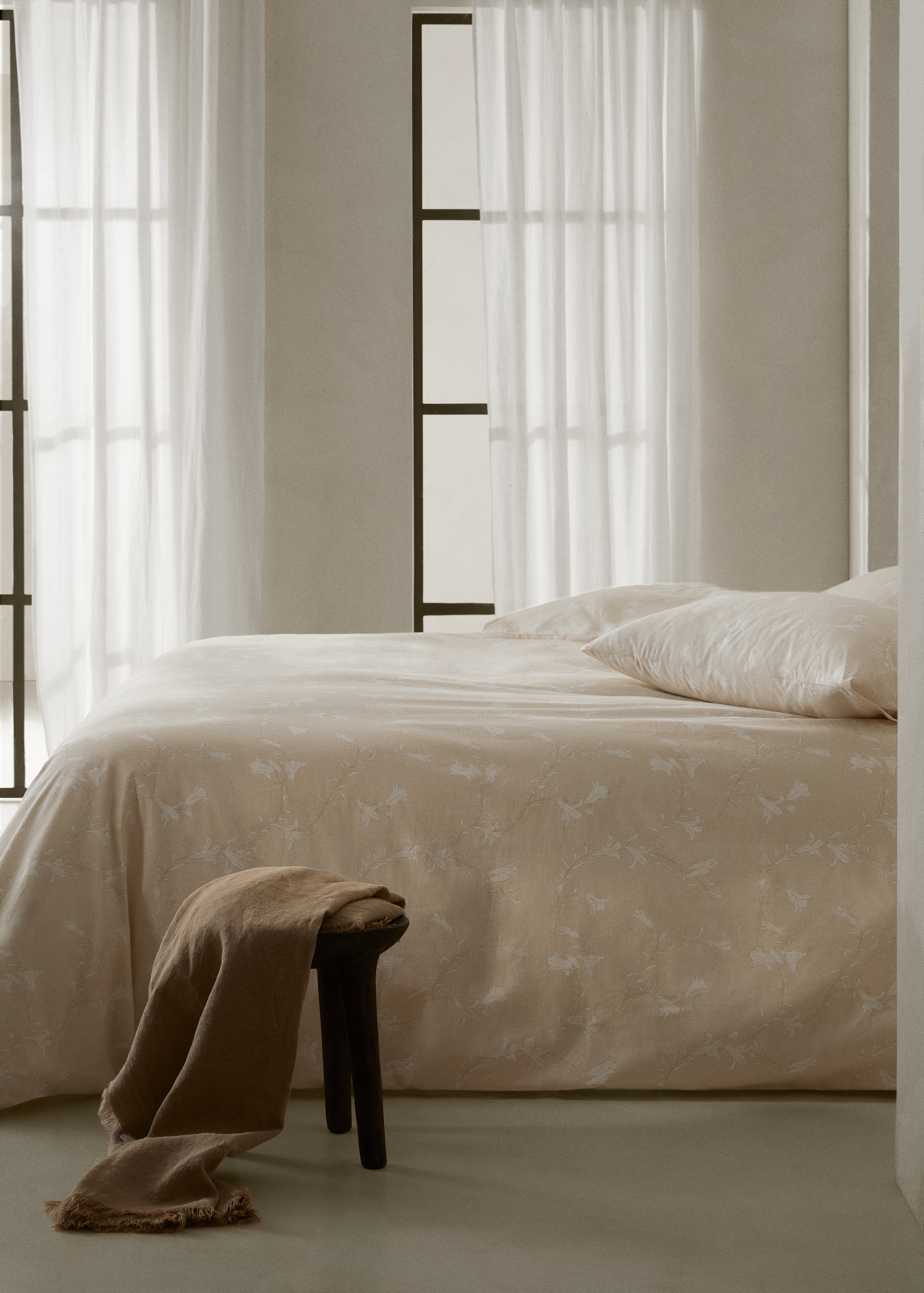 Poszwa na kołdrę  z bawełny ze wzorem w kwiaty na łóżko 180 cm  - Plan ogólny