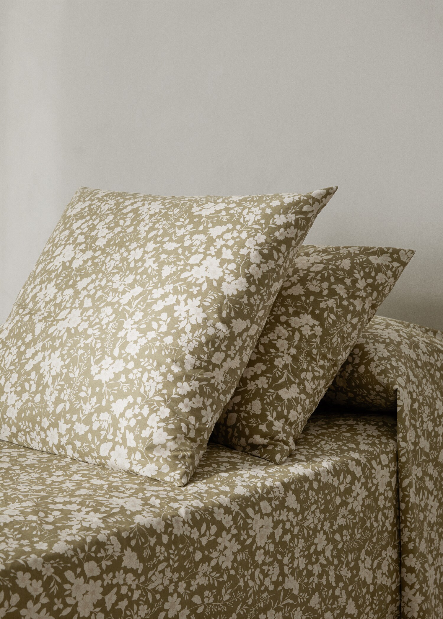 Multi-flower cotton pillowcase 50x75cm - General plane