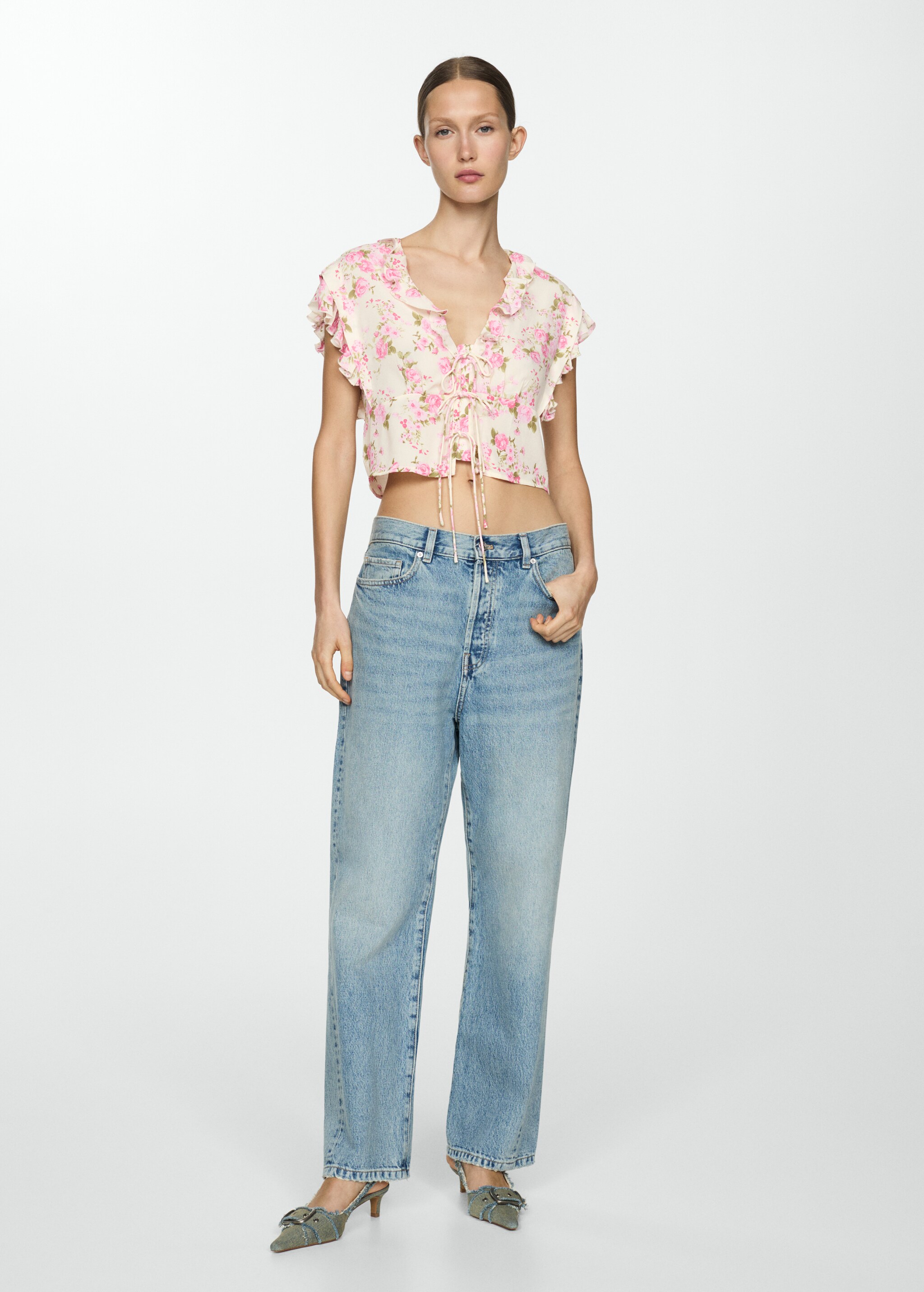 Floral blouse with bow closure - General plane
