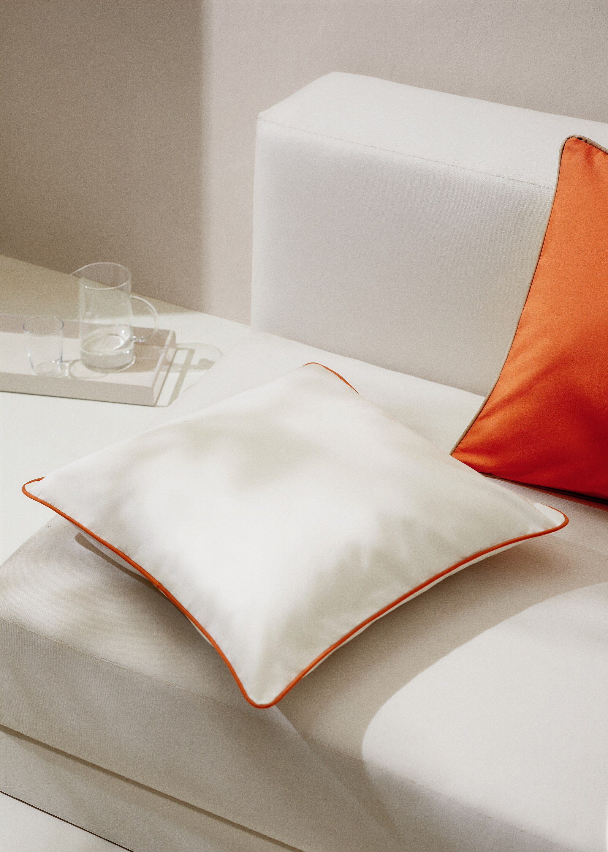 Water-repellent piped cushion cover 50x50cm - General plane