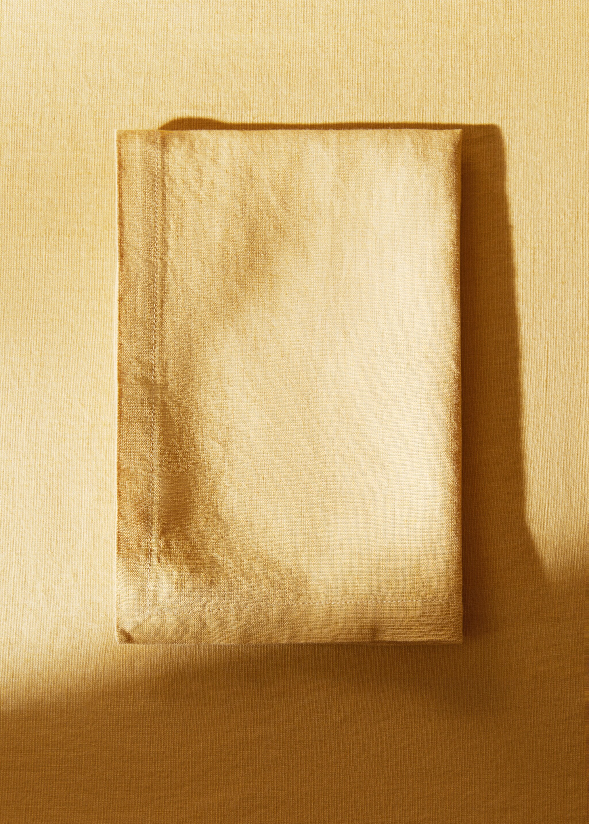 100% linen napkin with stitched details - General plane