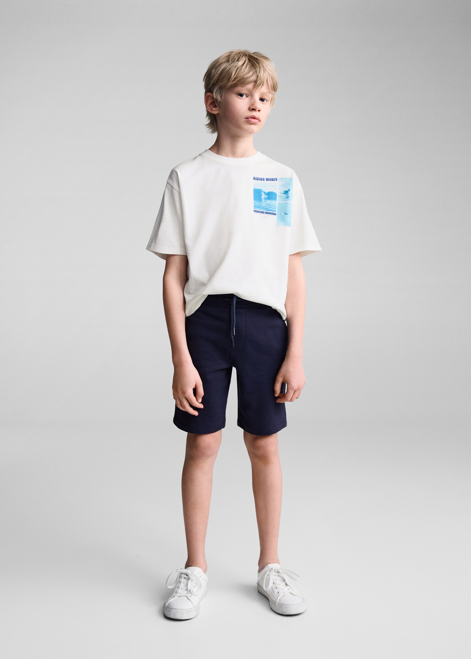 Cotton shorts with elastic waist - General plane