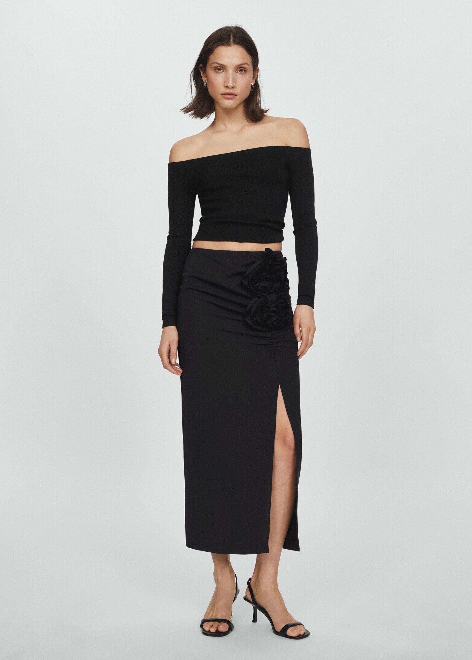 Skirt with slit and floral appliqué - General plane