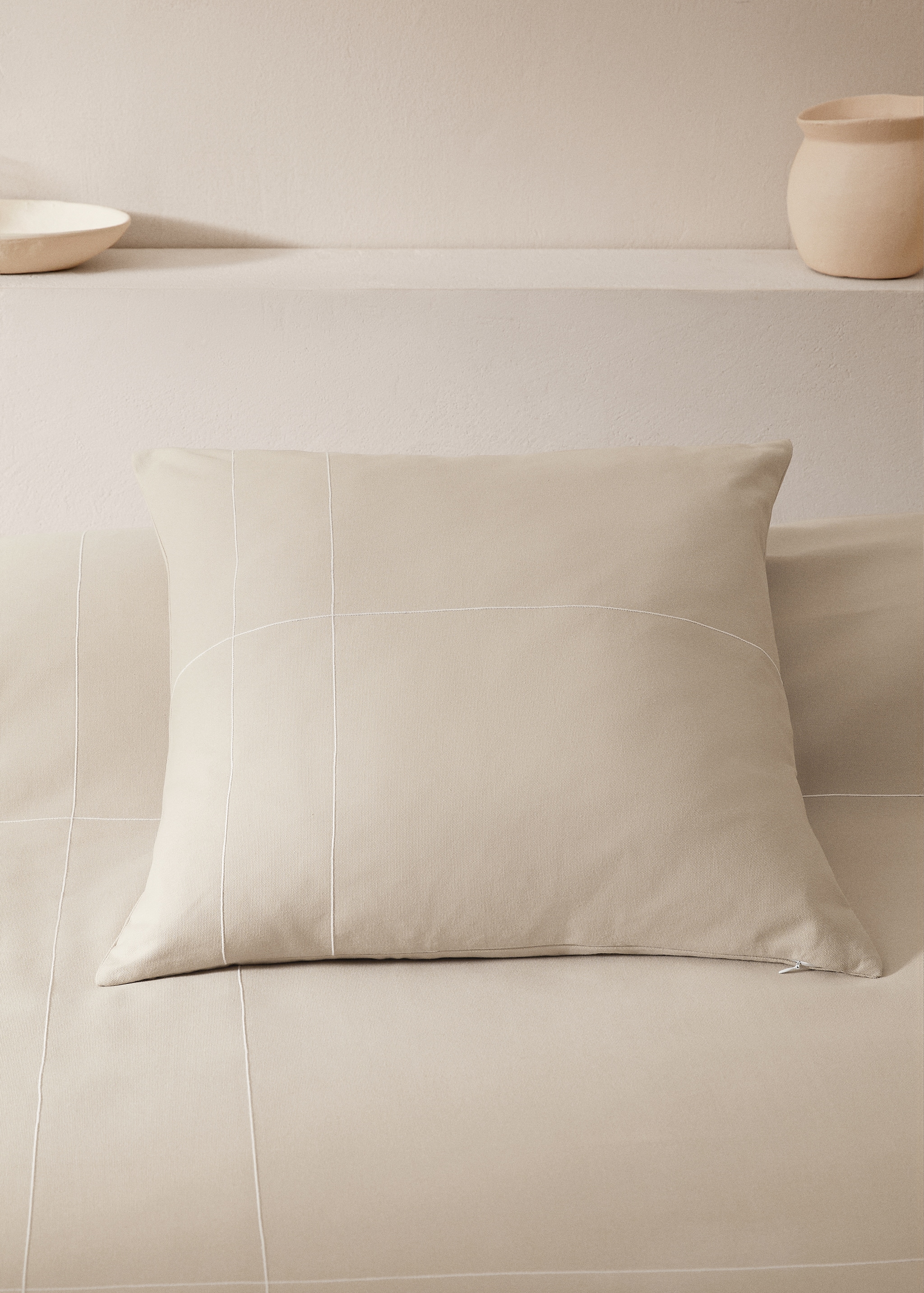 Cotton cushion cover with embroidered lines 60x60cm - General plane