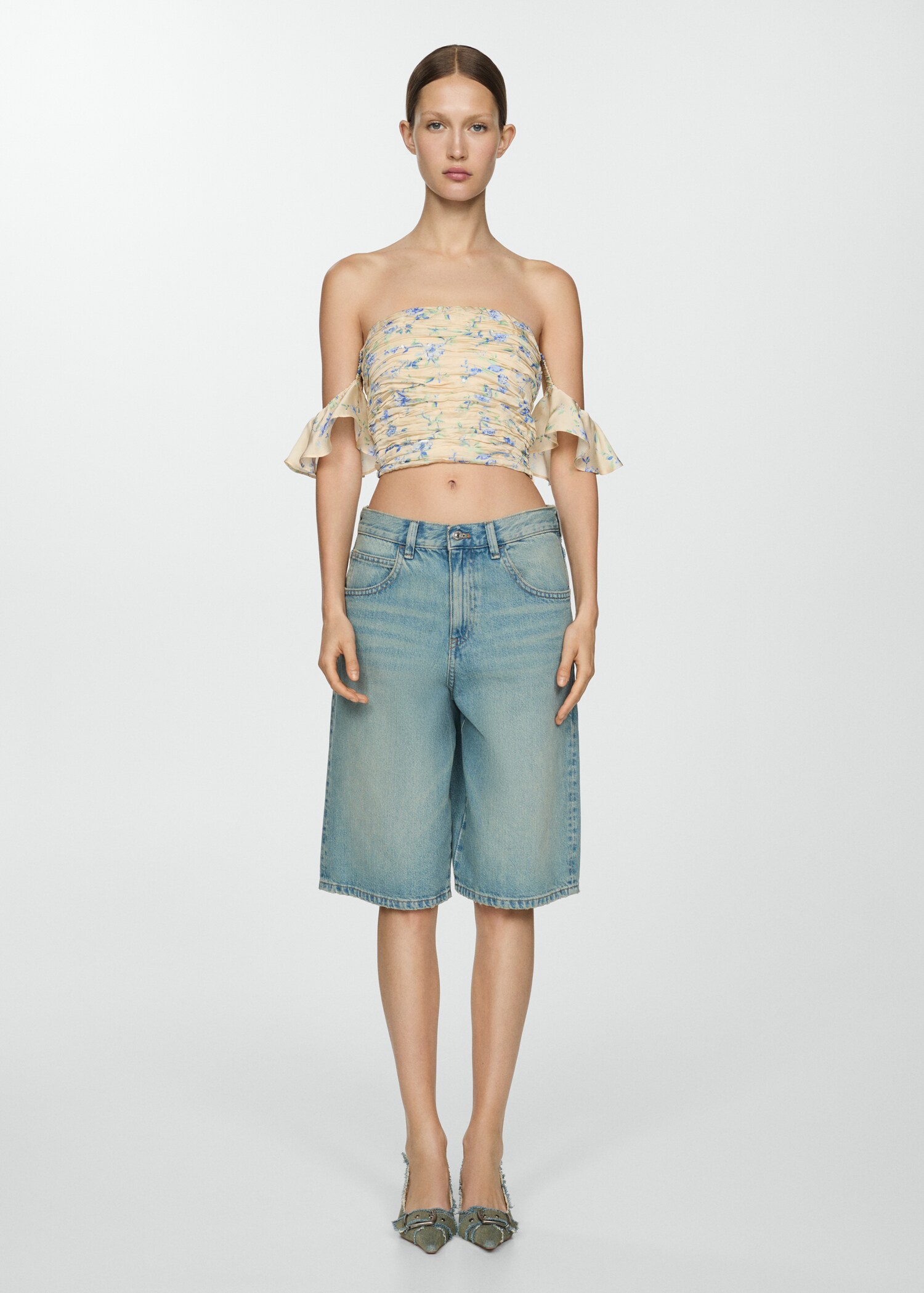 เสื้อเกาะอกจับจีบย่น - เครื่องบินทั่วไป