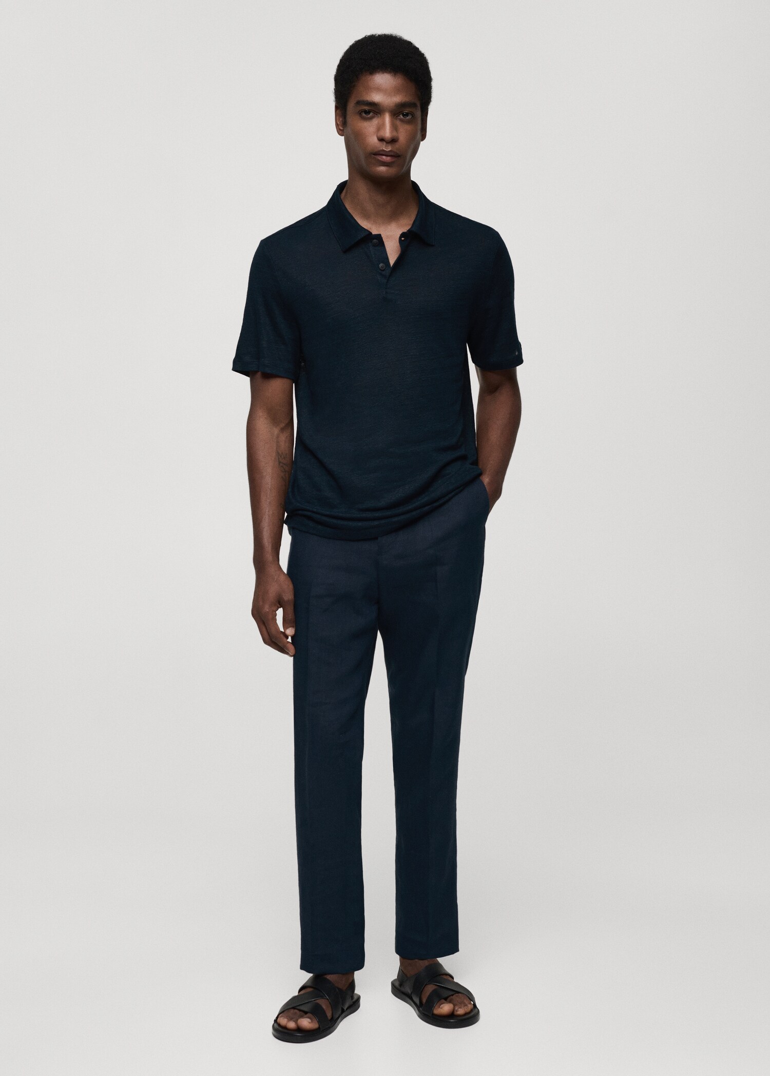 Polo slim fit de 100% linho - Plano geral