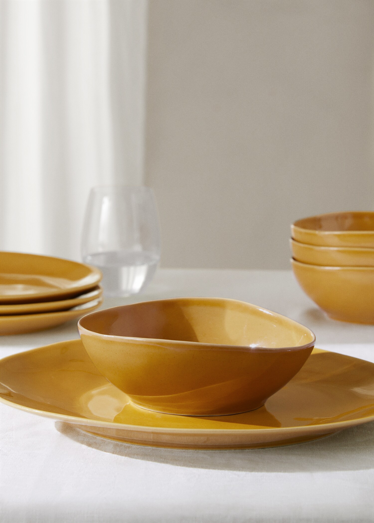 Stoneware bowl - General plane