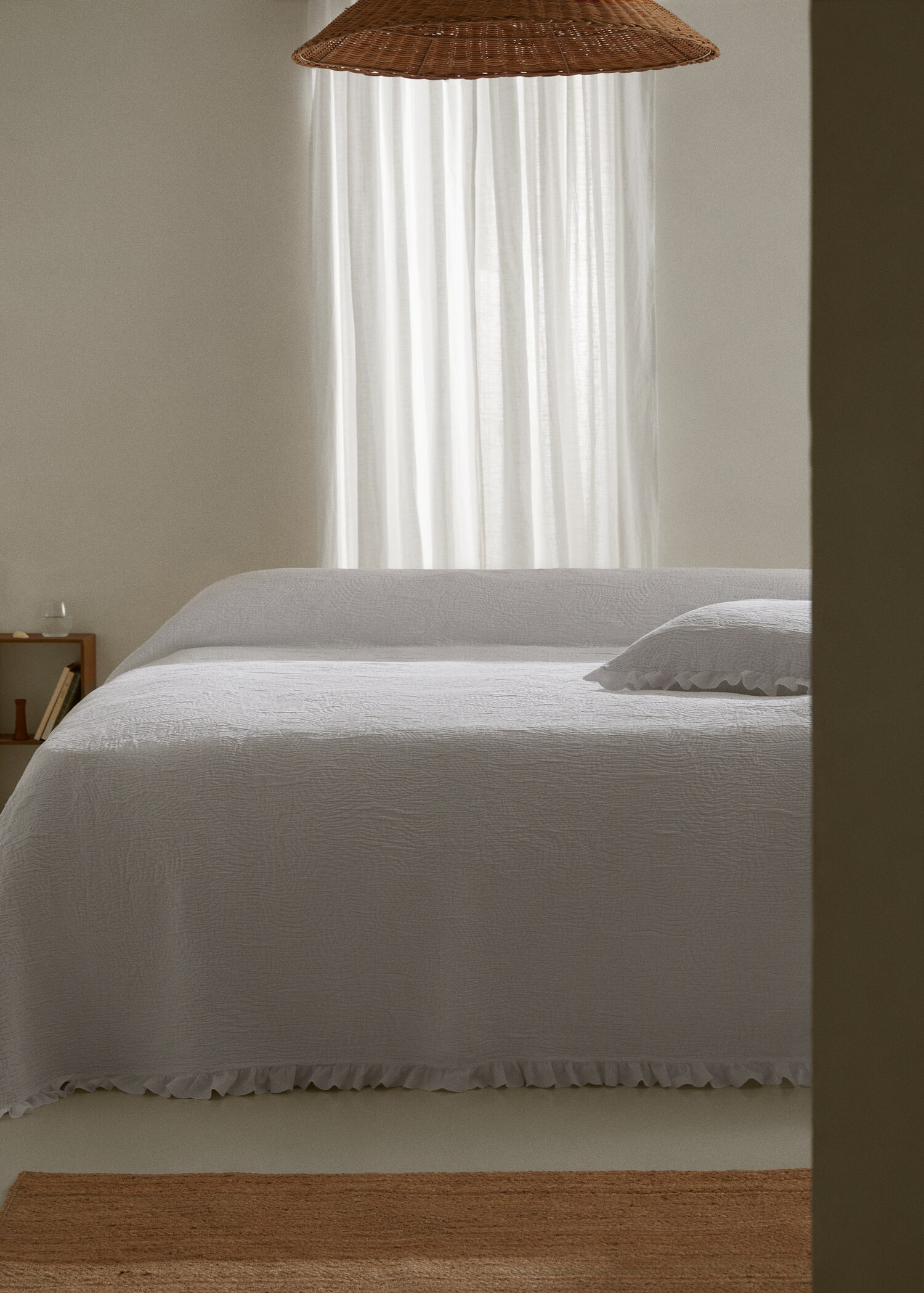 Ruffled jacquard cotton quilt - General plane