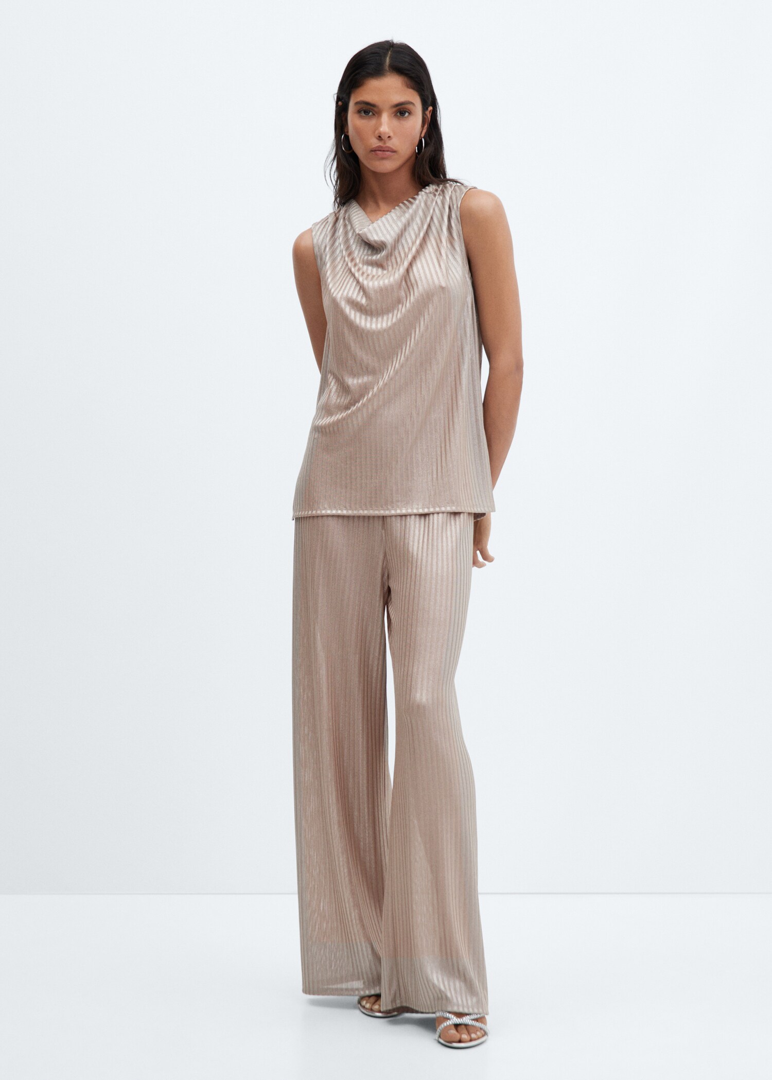 Draped neckline top - General plane