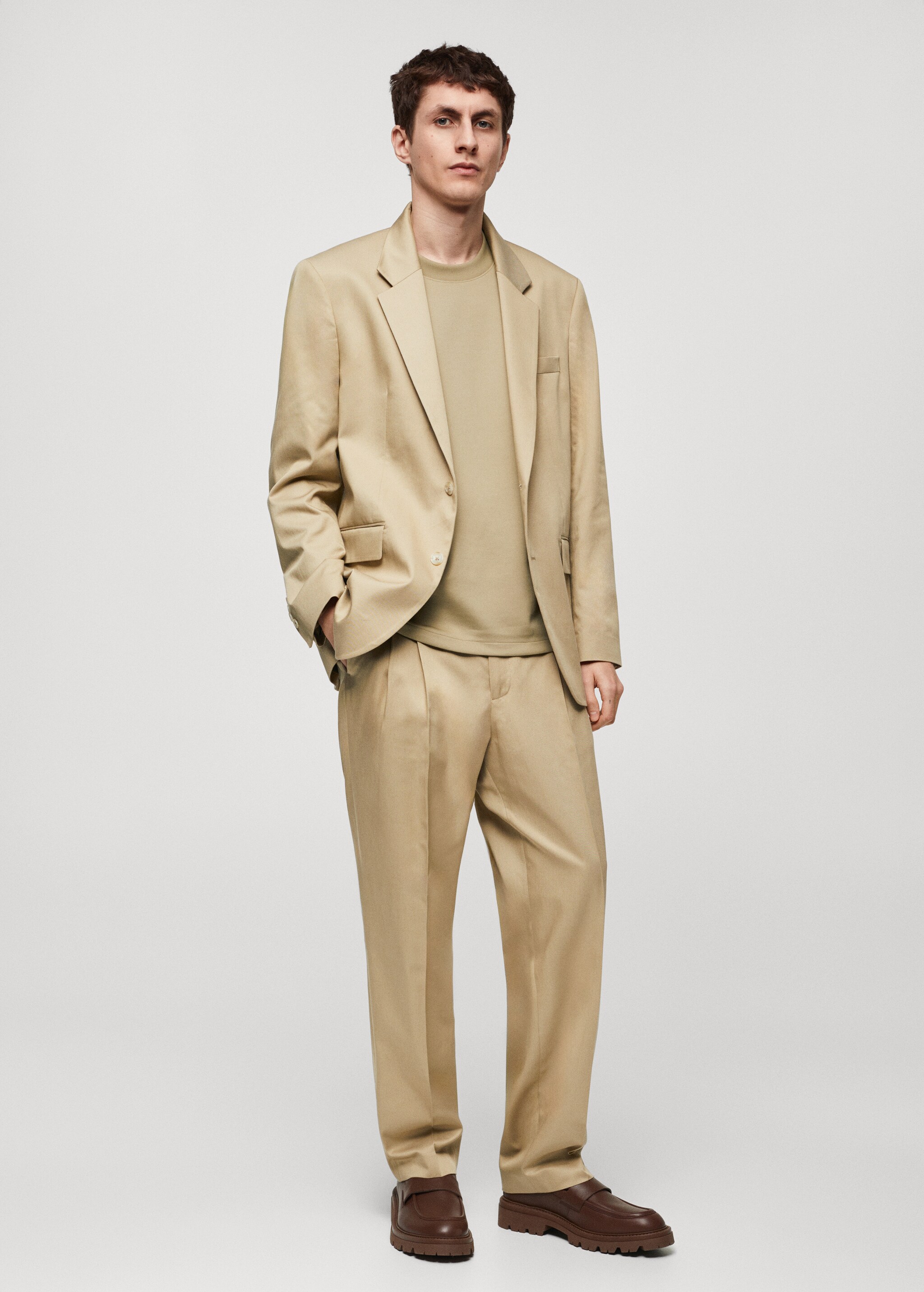 Relaxed-fit suit trousers with pleats - General plane