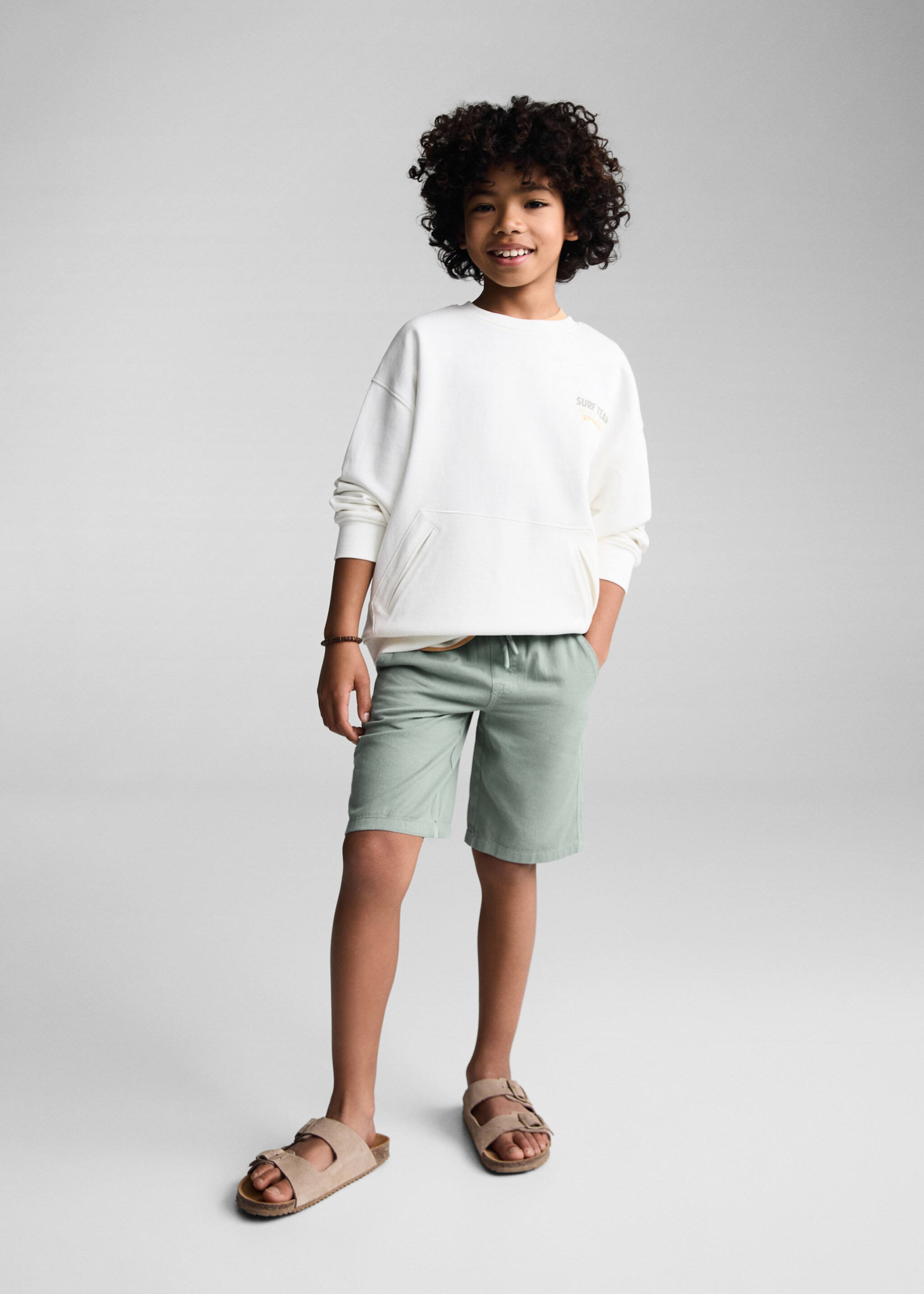 Elastic waist Bermuda shorts - General plane