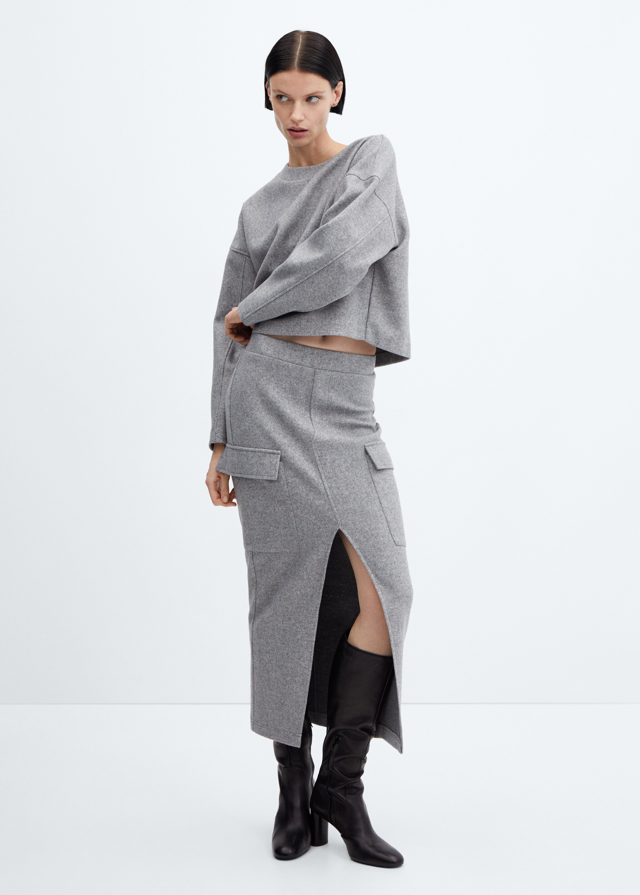 Cargo skirt with slit - General plane