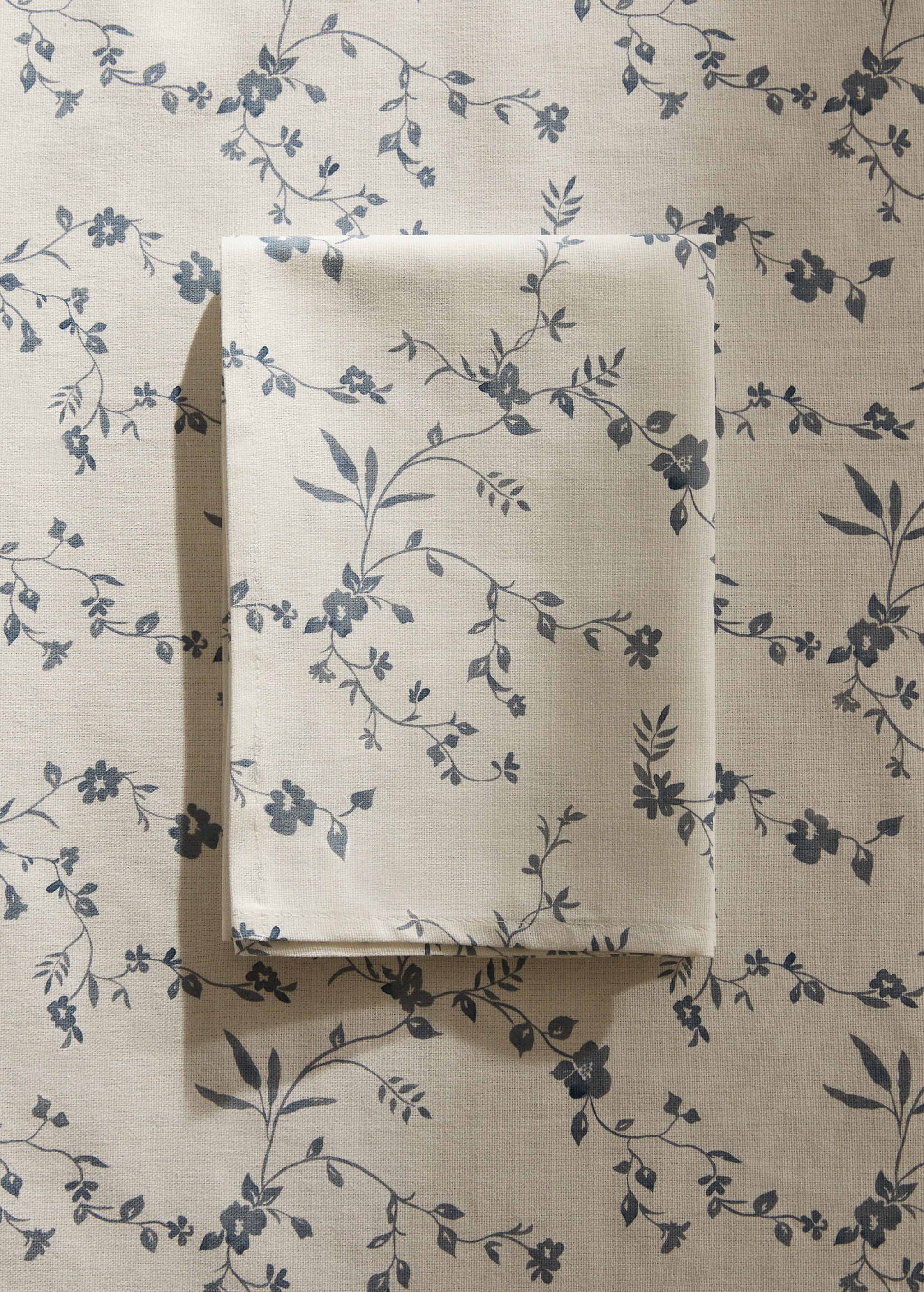 Floral-print cotton napkin - General plane