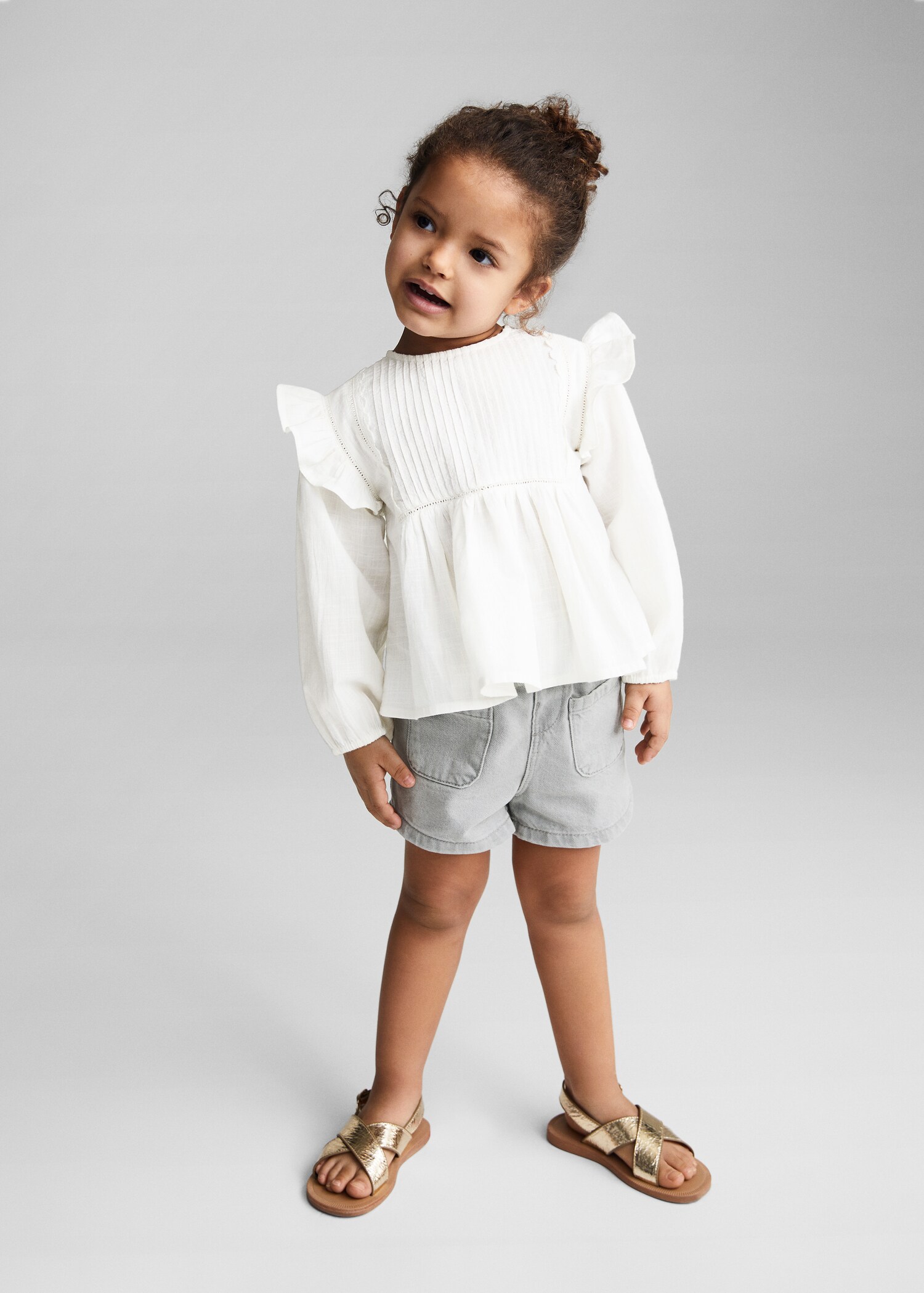 Ruffled cotton blouse - General plane