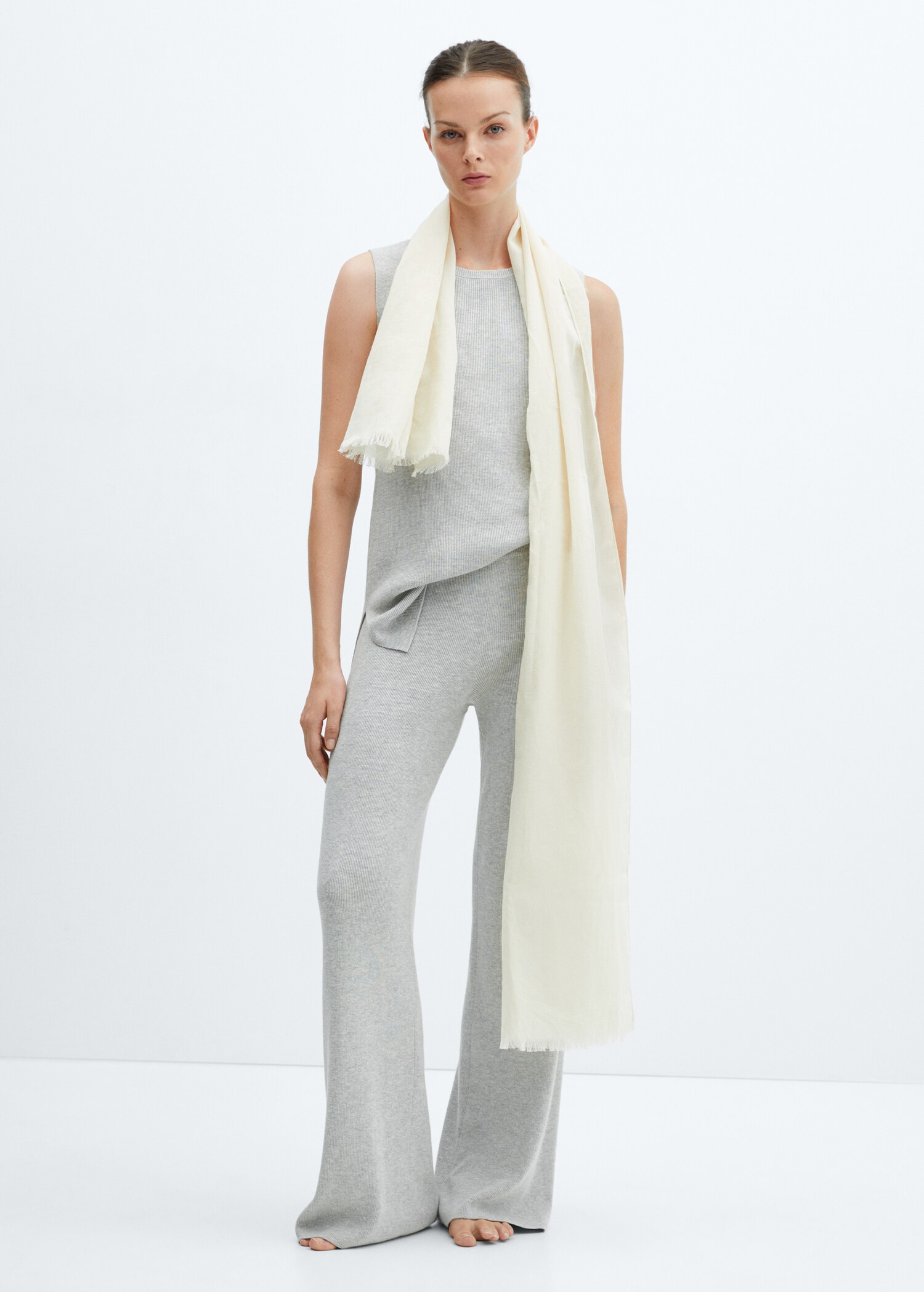 Round-neck knitted top - General plane
