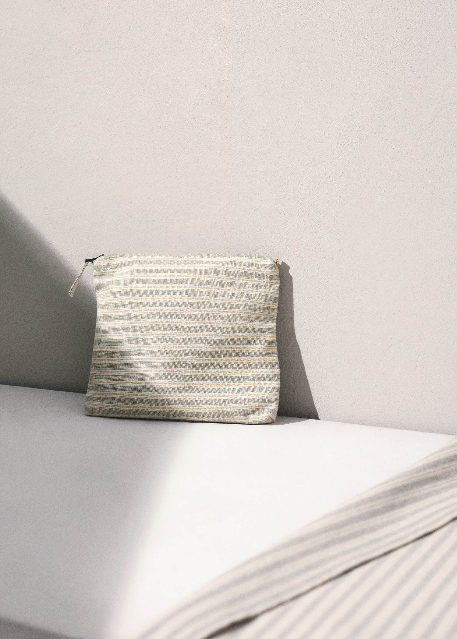 Striped cotton makeup bag - General plane