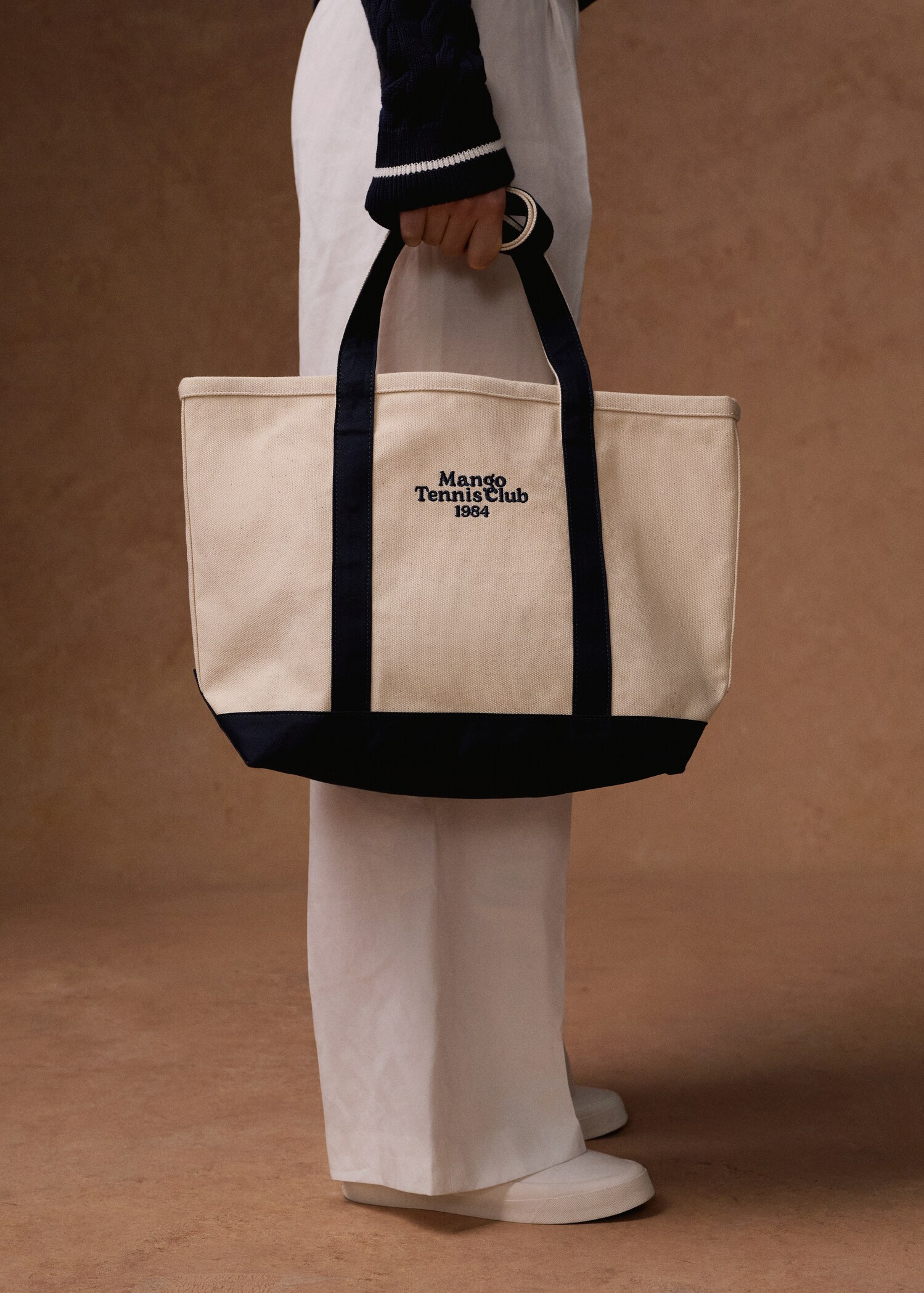 Contrasting shopper bag - General plane